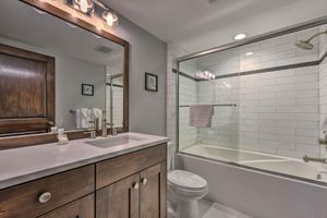 Alquiler Vacacional - Slopeside Solitude Condo - Walk to Ski Lifts!