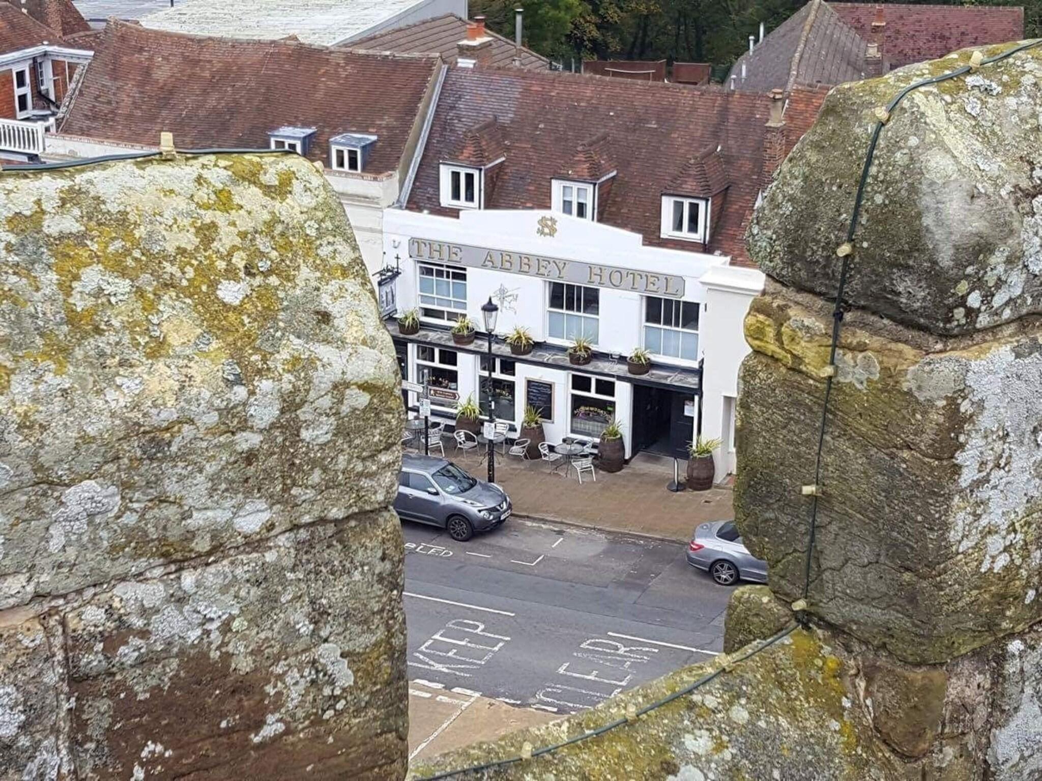 Vista Exterior The Abbey Hotel