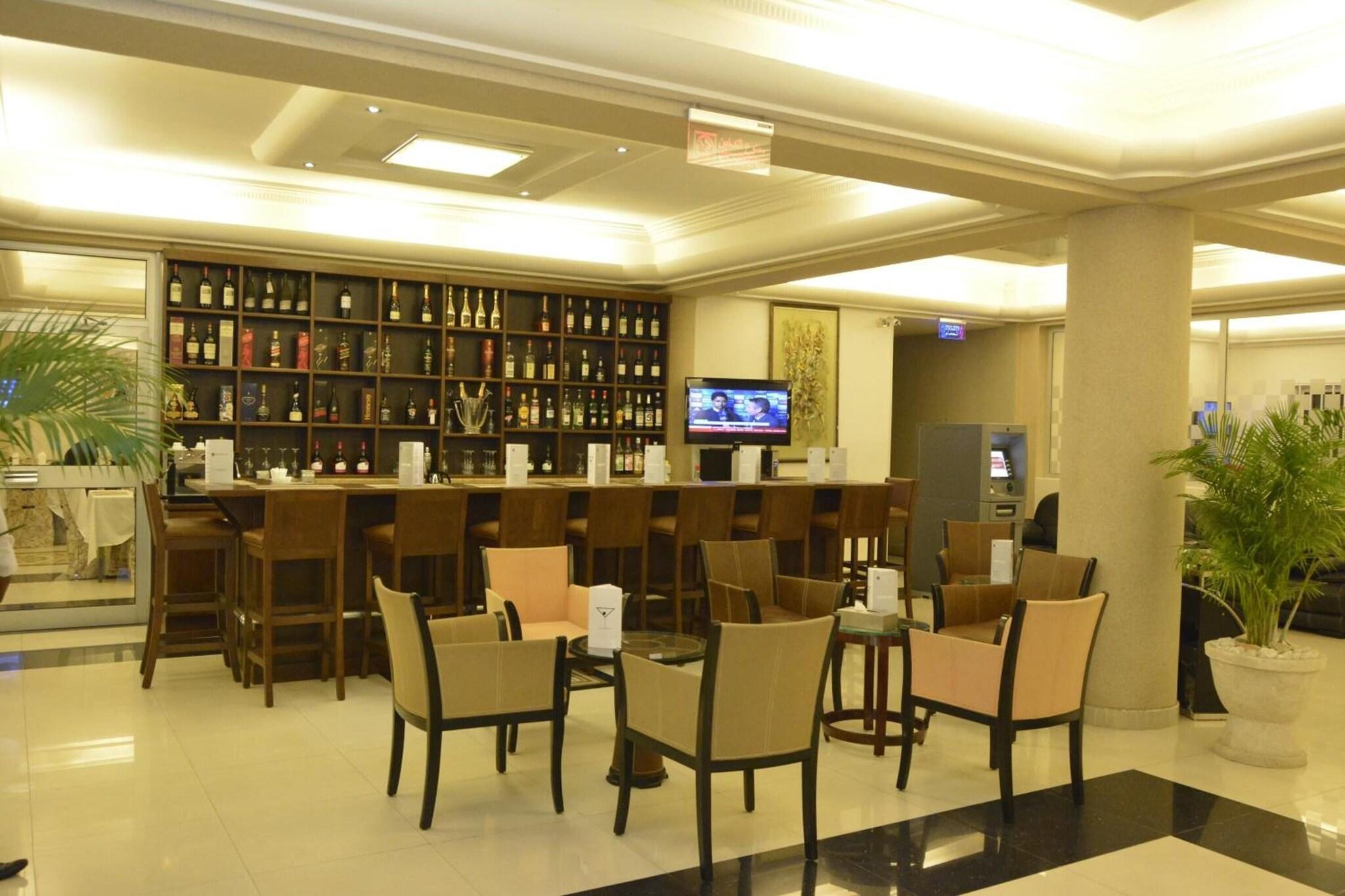 Bar/Salón Nobila Airport Hotel