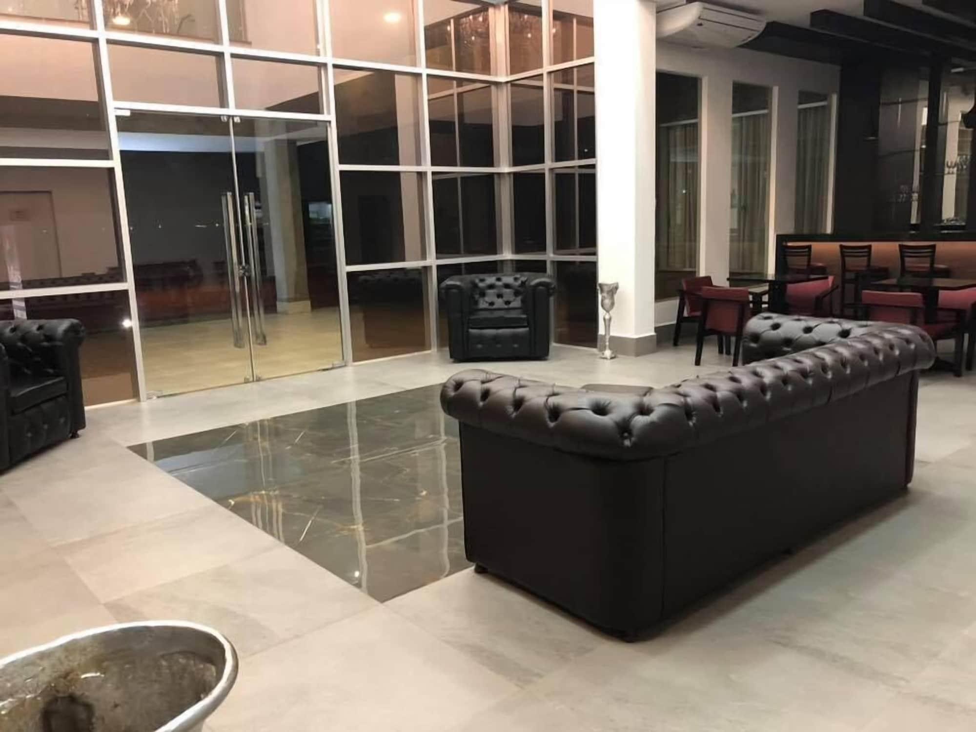 Vista Lobby Mais Hotel Campo Novo