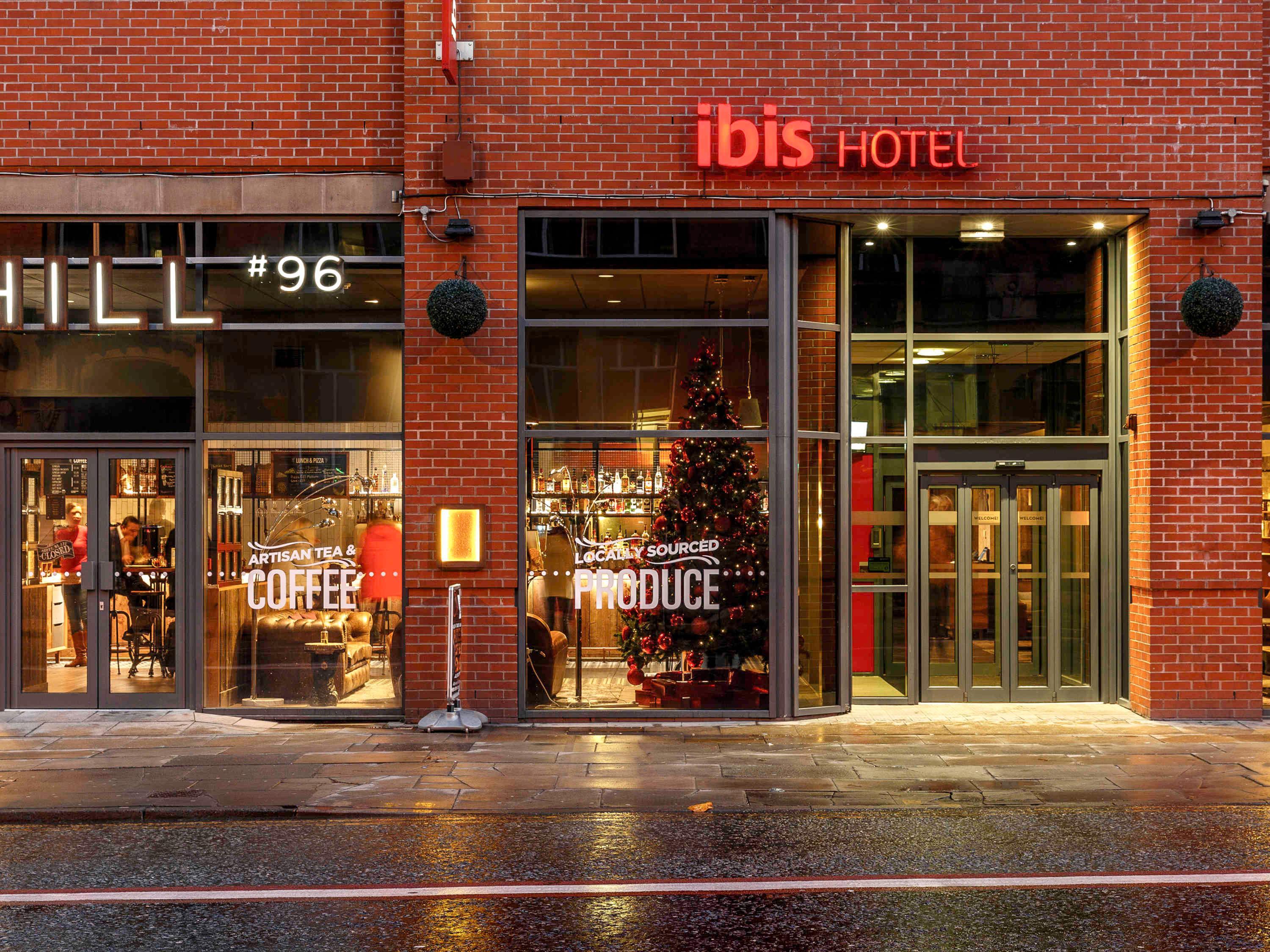Vista Exterior ibis Manchester Centre 96 Portland Street