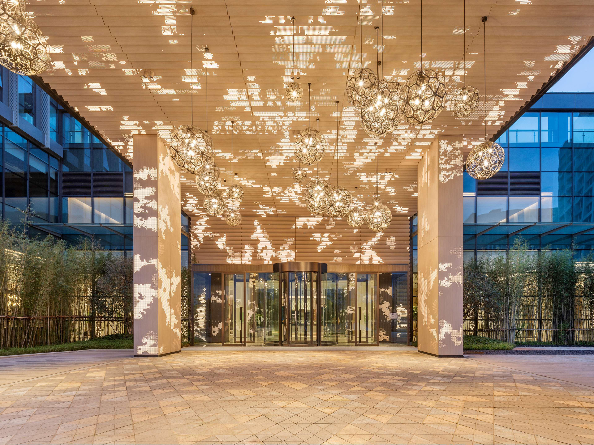 Vista Exterior DoubleTree by Hilton Kunming Airport