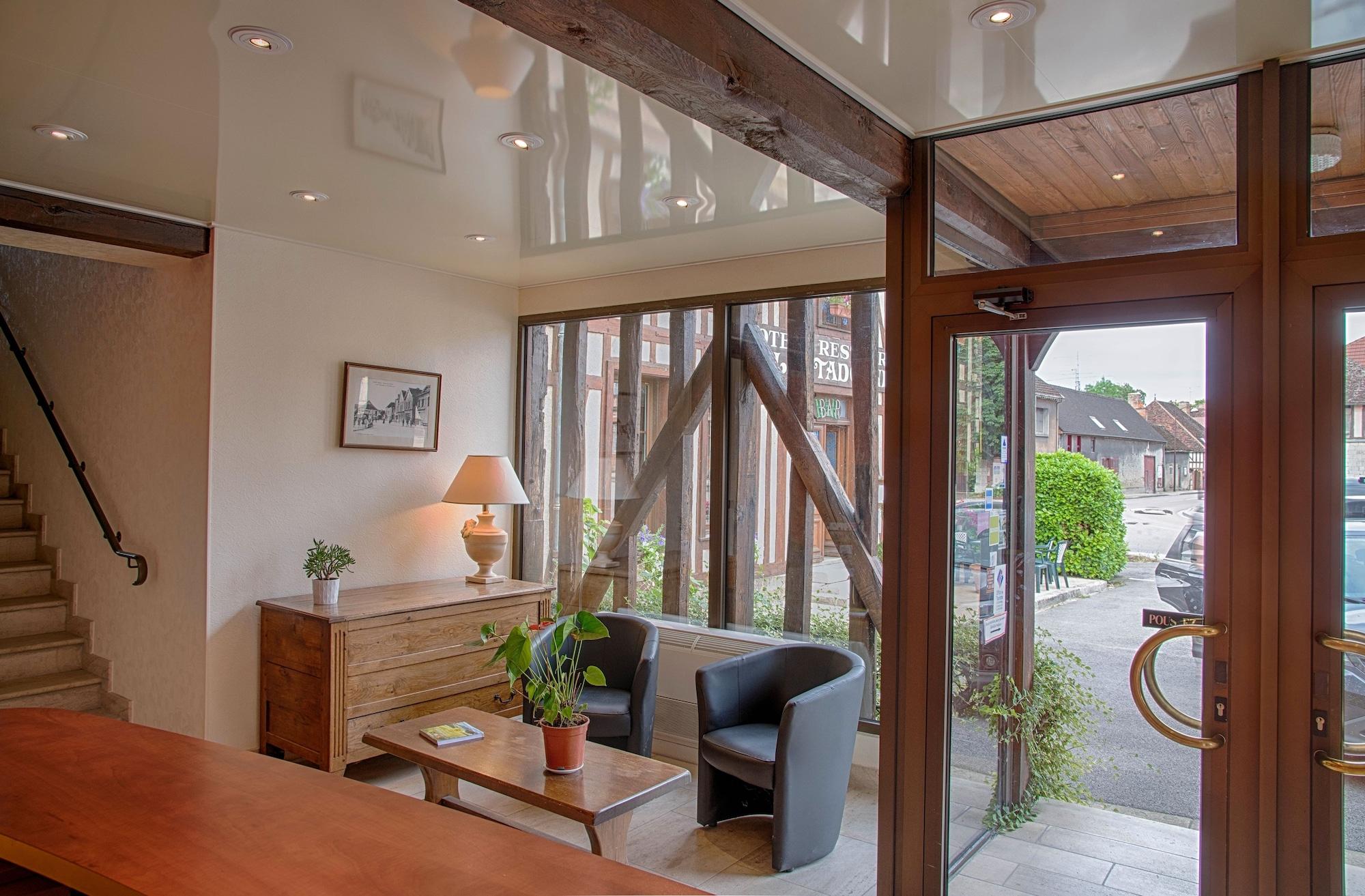 Vista Lobby LOGIS Le Tadorne