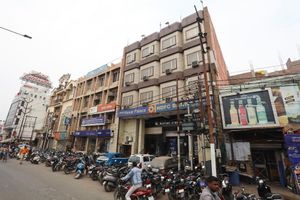 Alojamiento - OYO 30068 Hotel Kesar Palace