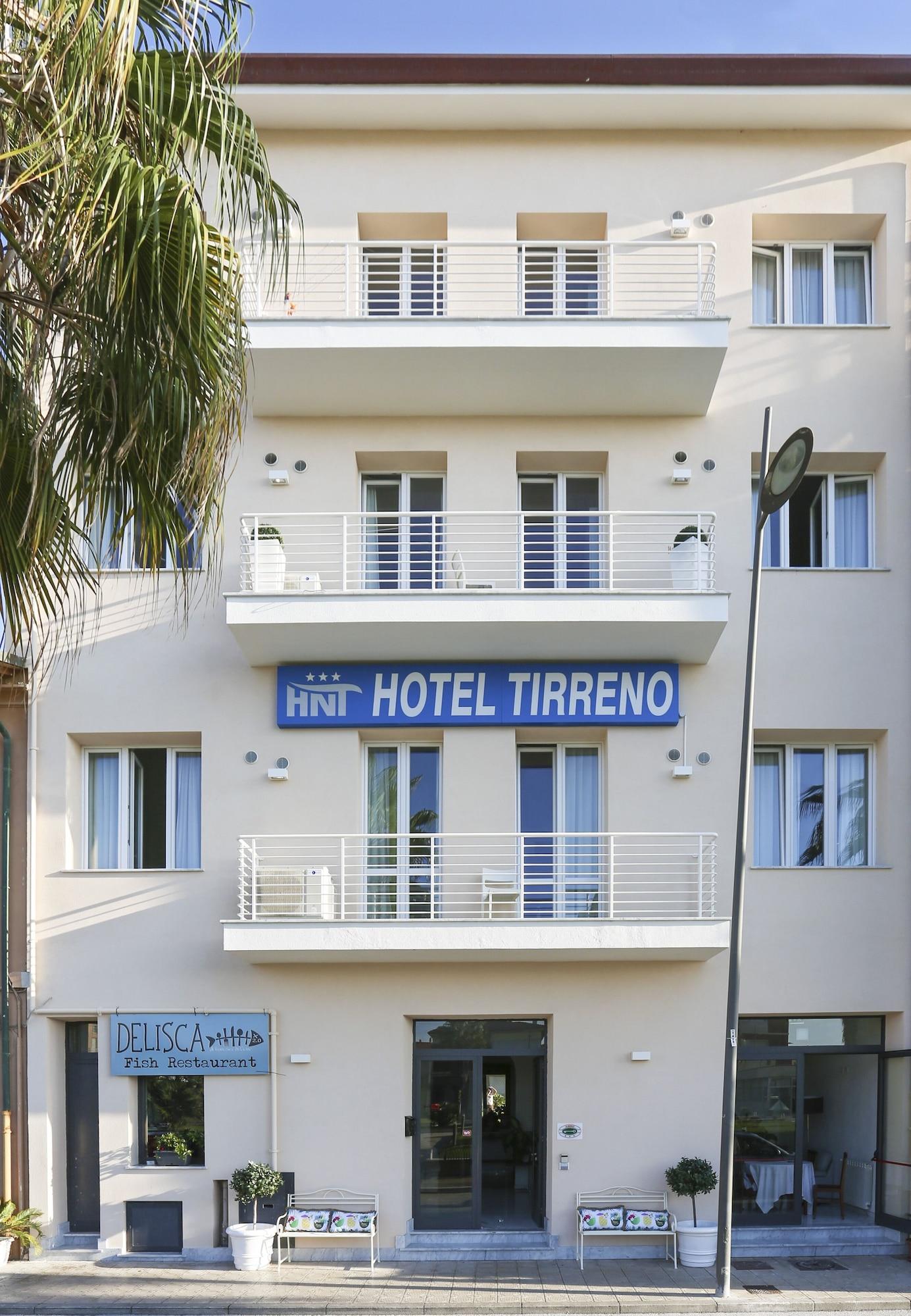 Vista Exterior Hotel Nuovo Tirreno