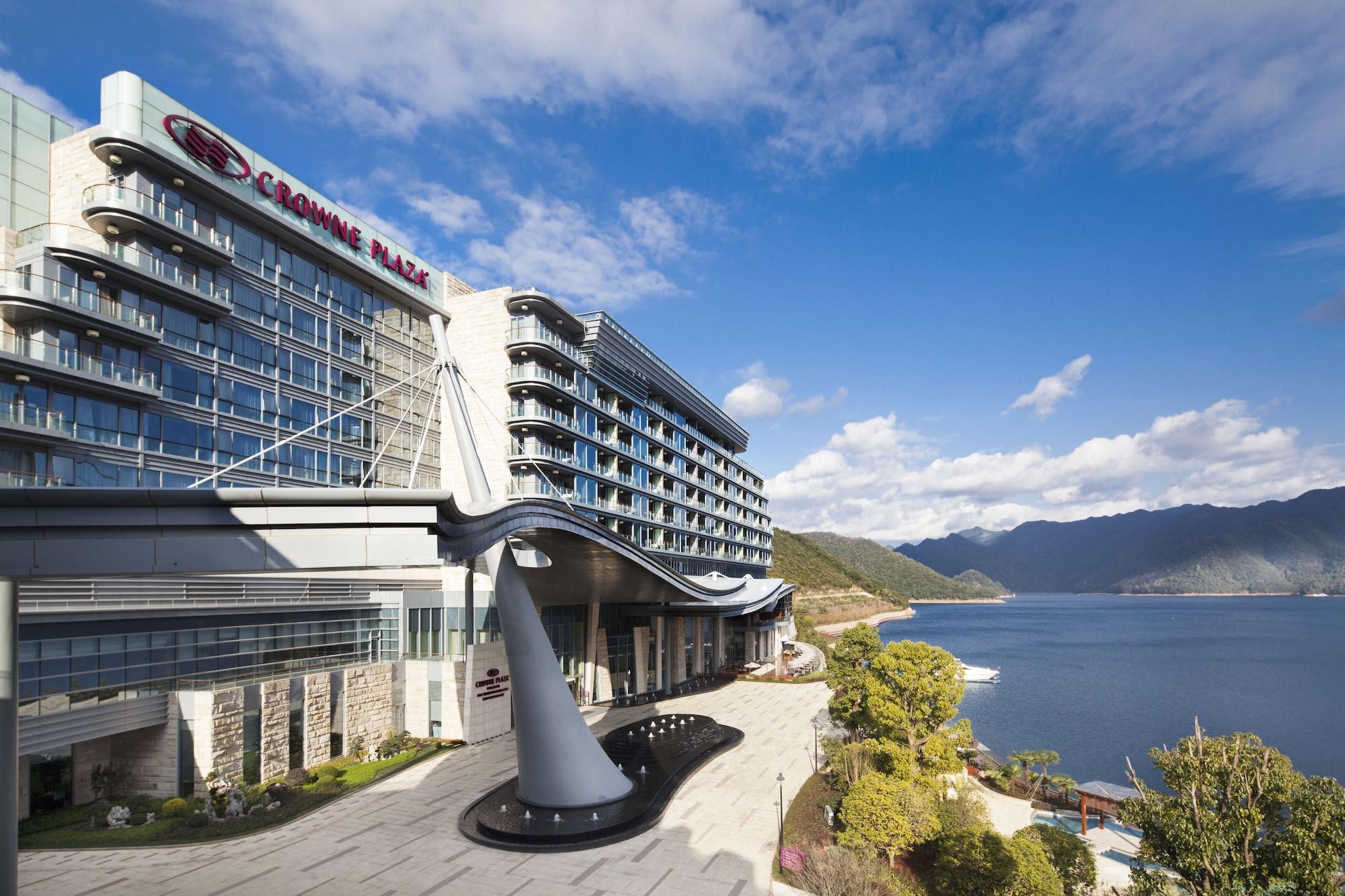 Vista Exterior Crowne Plaza Hangzhou Thousand Island Lake by IHG