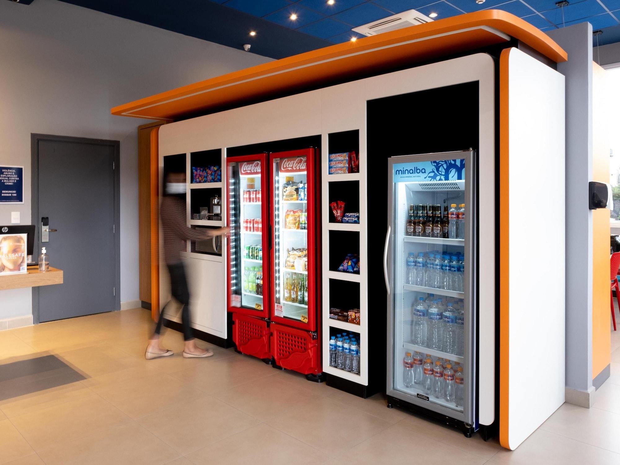 Varios ibis budget Leme