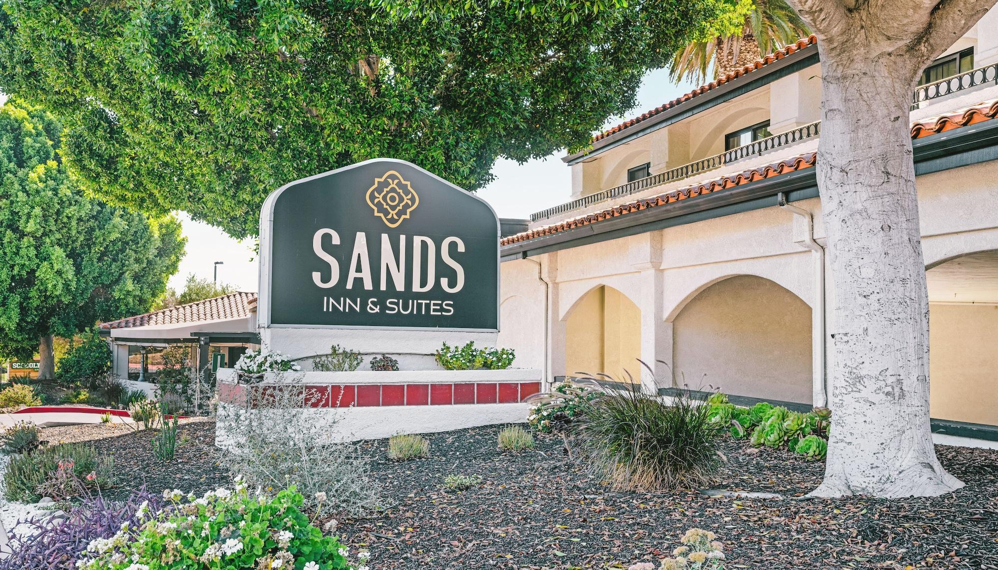 Vista Exterior Sands Inn & Suites