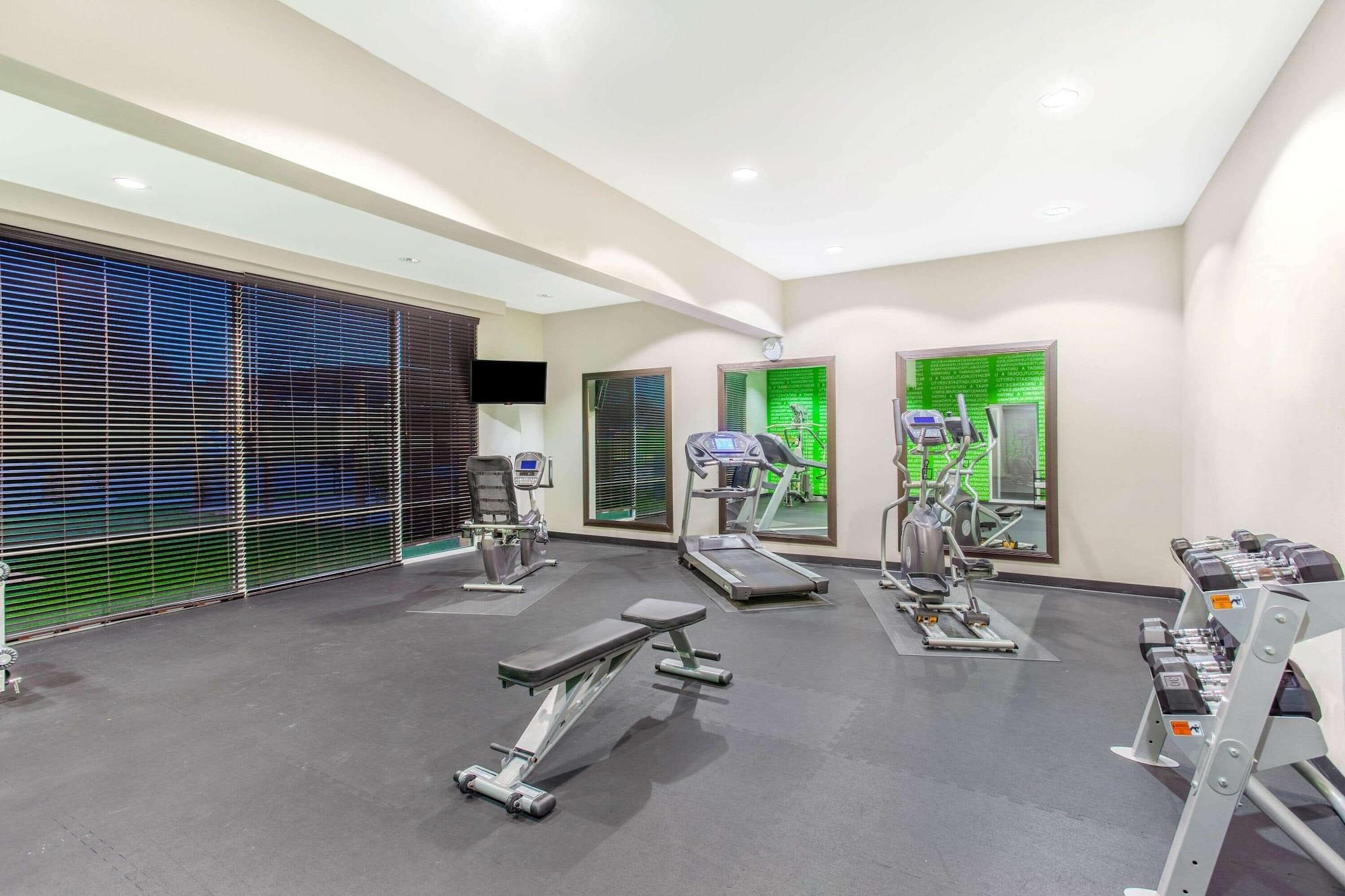 Gimnasio La Quinta Inn & Suites by Wyndham Luling