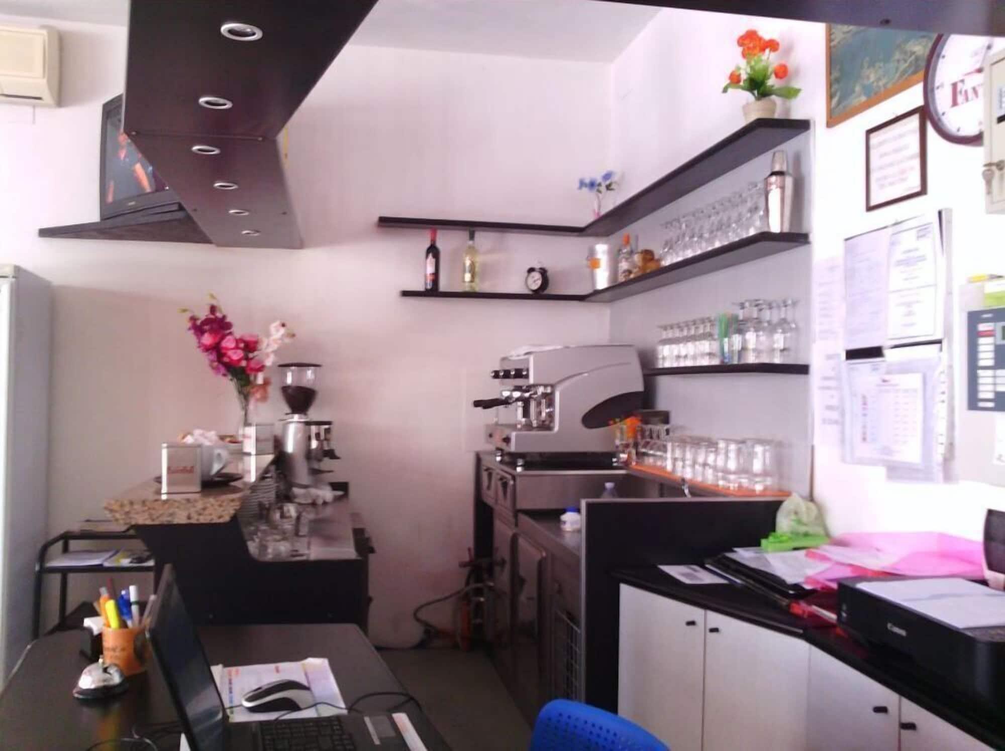 Bar/Salón Hotel Rosa