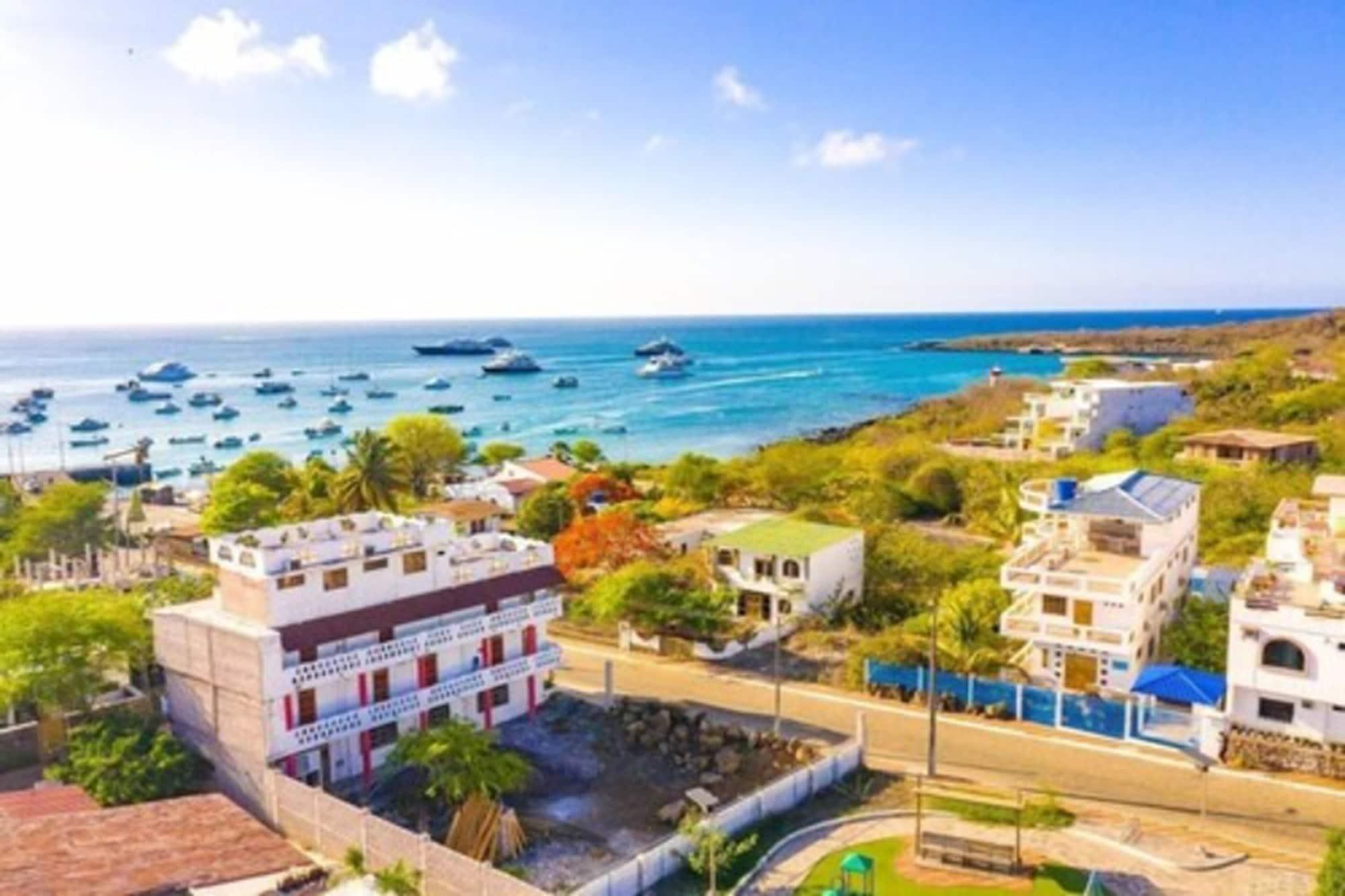 Varios Royal Galapagos Inn