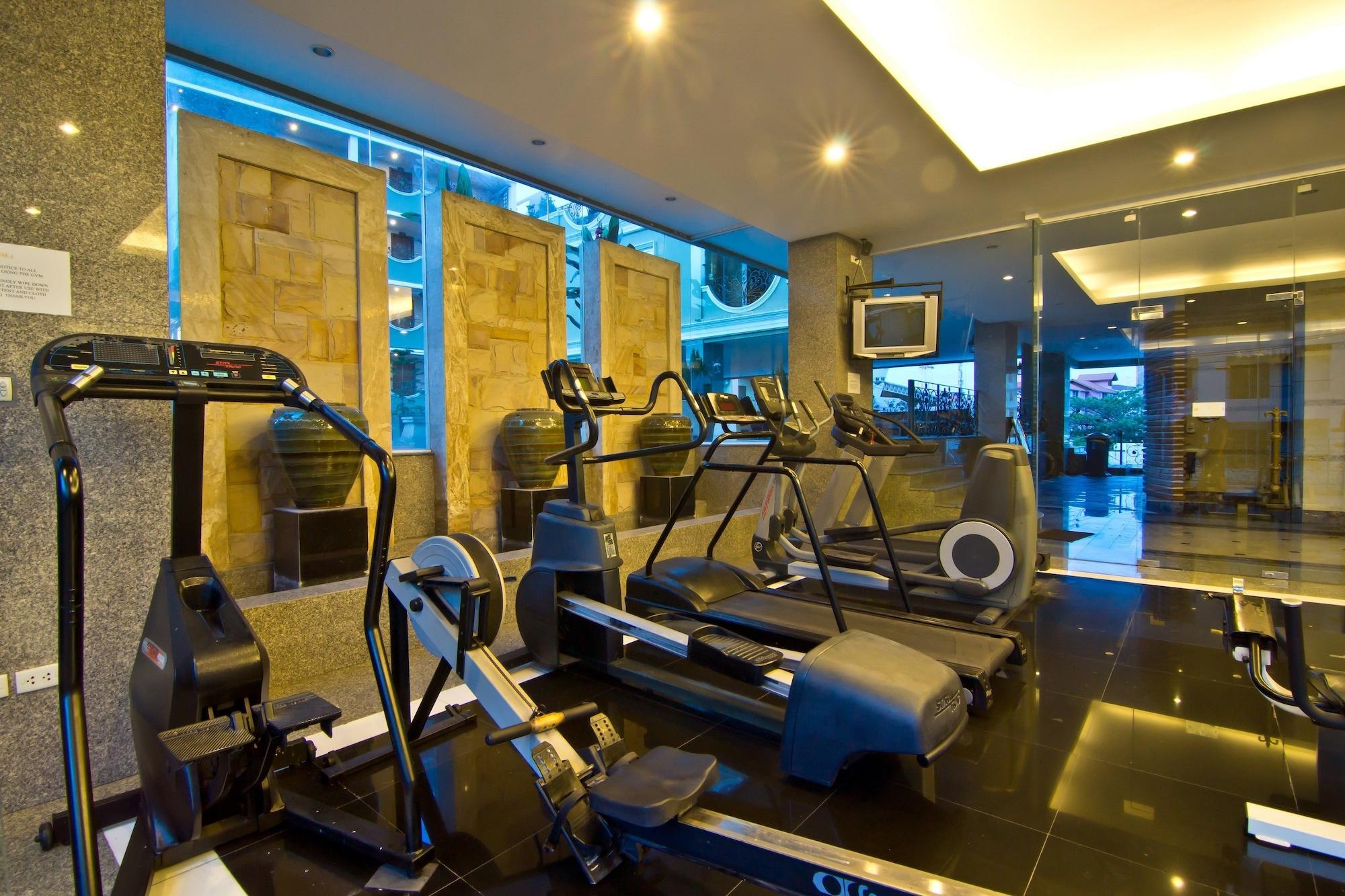 Gimnasio LK Royal Suite Pattaya