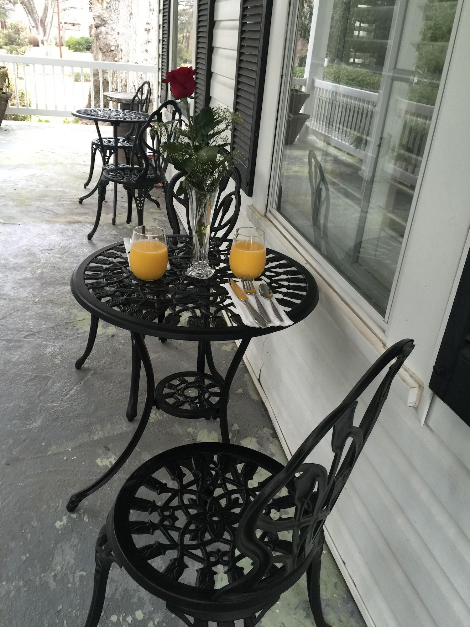 Restaurant Huffman House