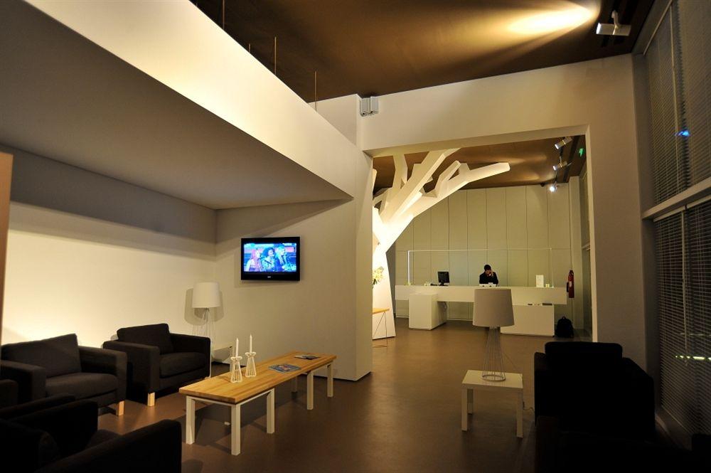 Vista Lobby Basic Braga by Axis