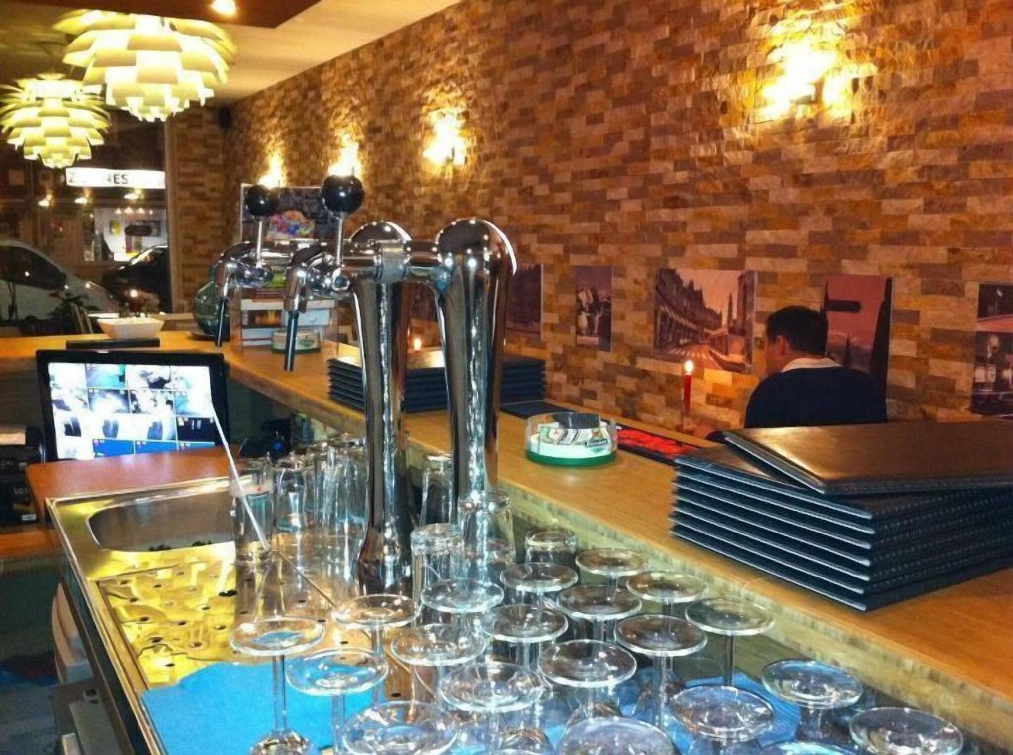 Bar/Salón Hotel Larende