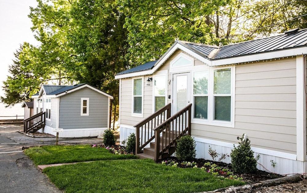Long Cove Cabins, Charlotte Best Day