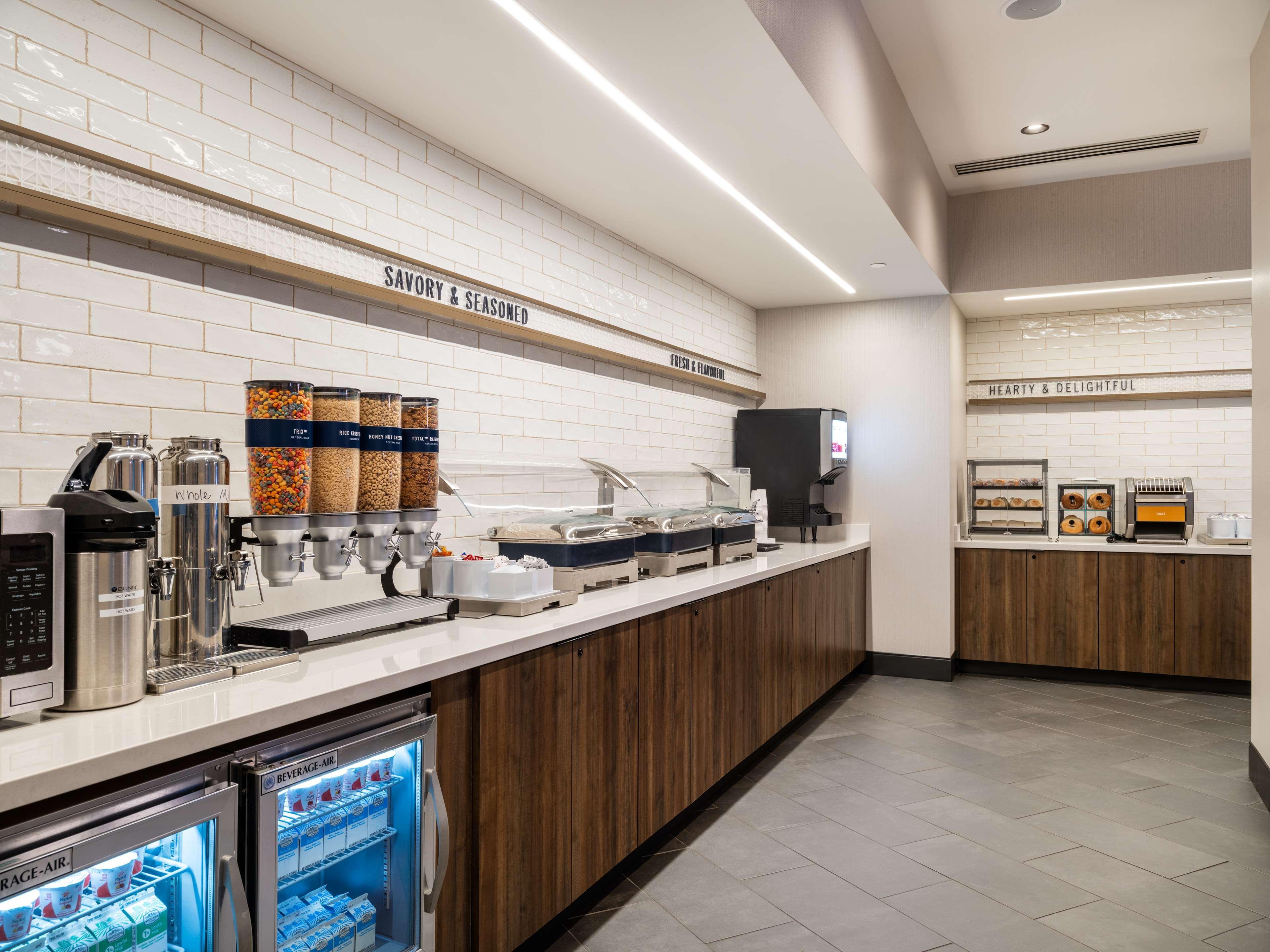 Restaurant Tru By Hilton Atlanta Airport College Park