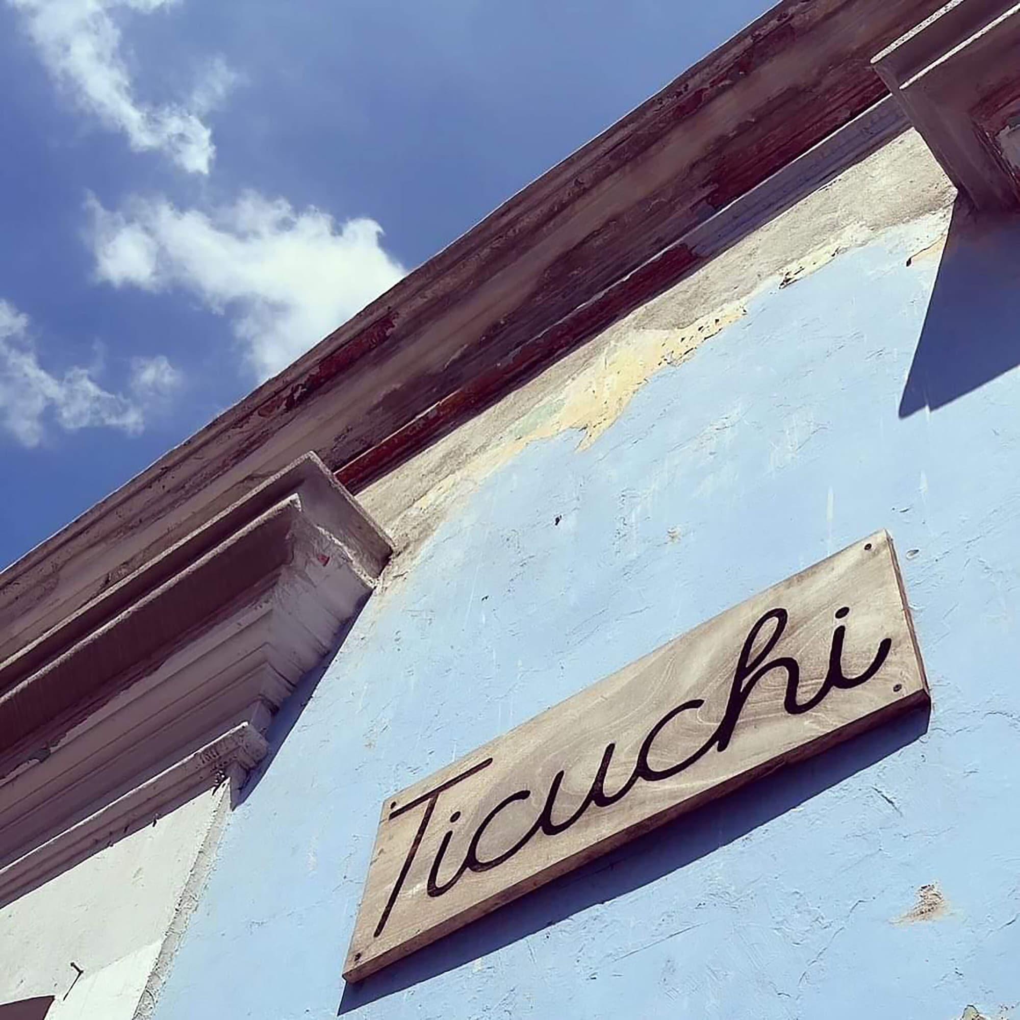 Vista Exterior Ticuchi Hostal