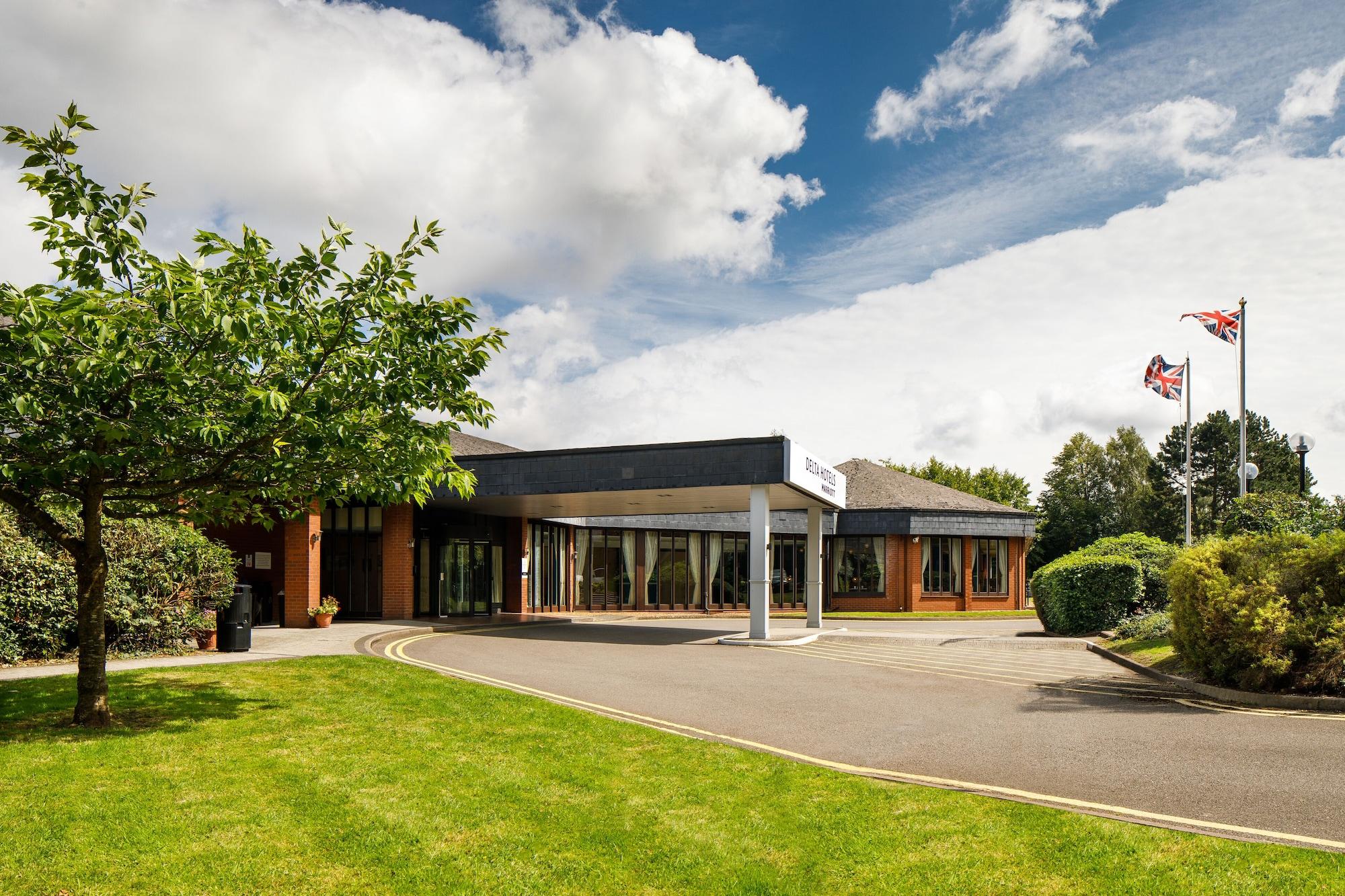 Vista Exterior Delta Hotels by Marriott Warwick