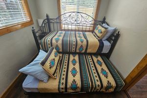 Alquiler Vacacional - Charming Cottage with HOT TUB & EV Charger