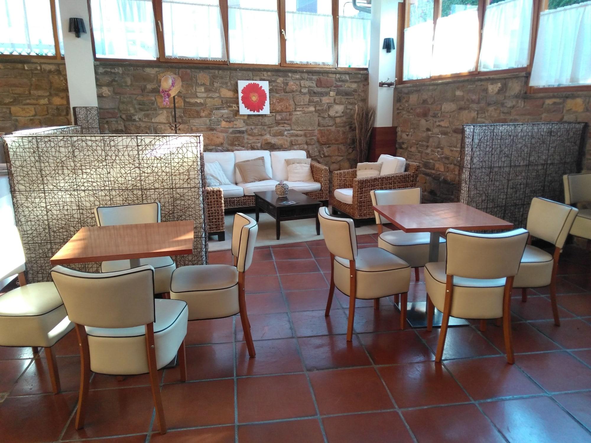 Bar/Salón Hostal Can Missè