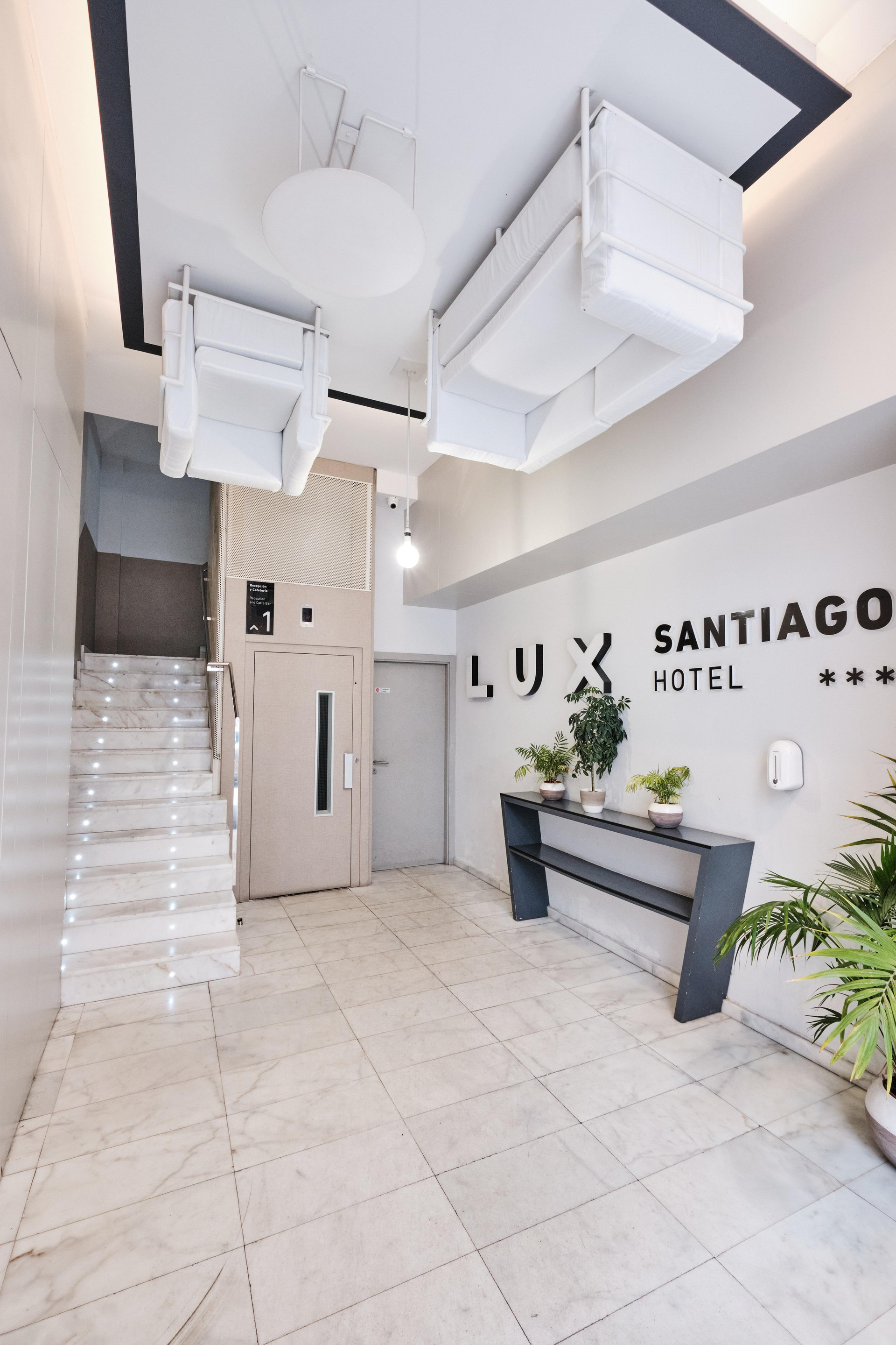 Vista Lobby Lux Santiago Hotel