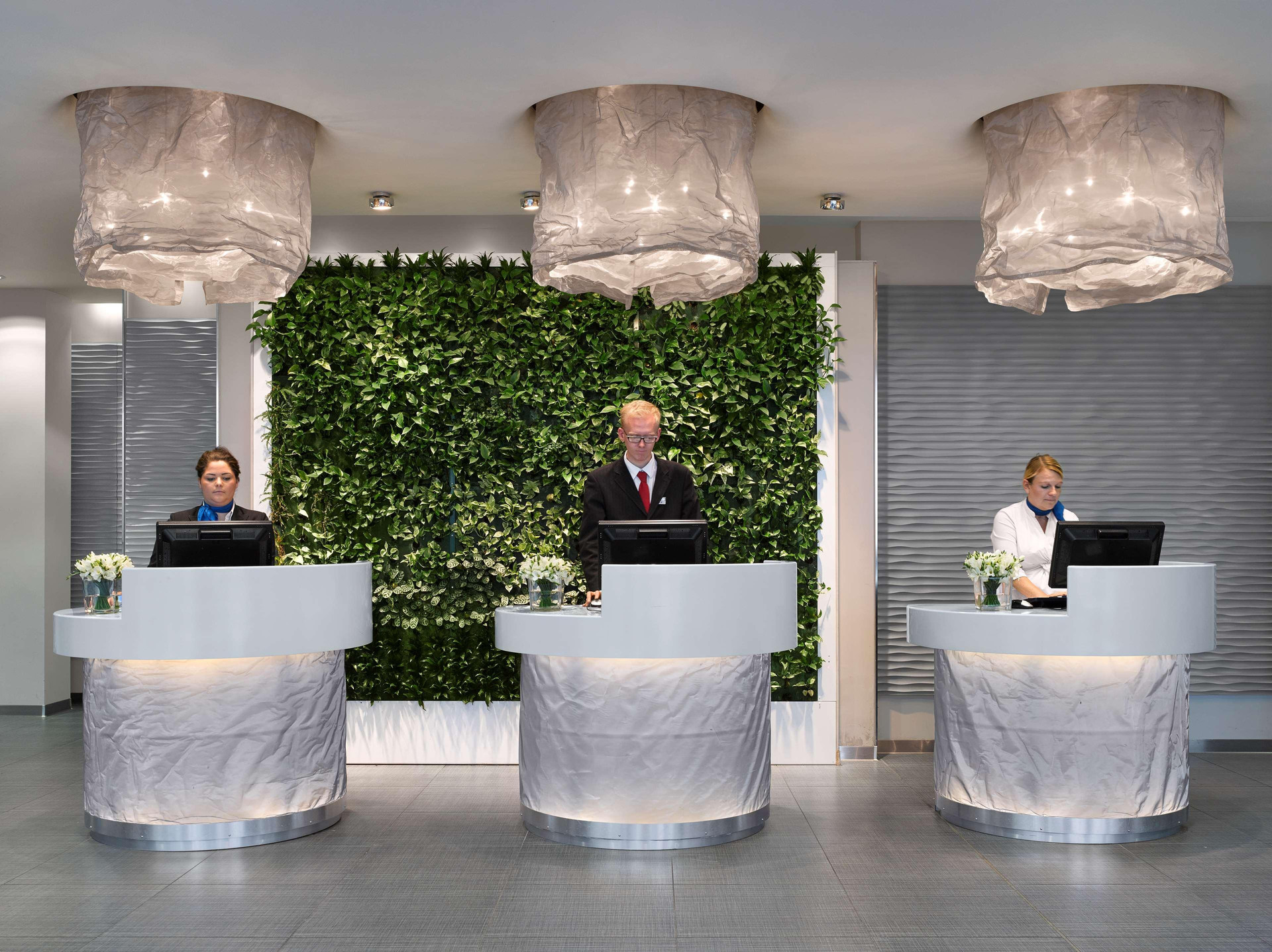 Vista Lobby Radisson Blu Hotel East Midlands Airport