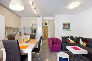 Renta temporal - Modern, 4-pax apt -10 min walk from the Diocletian's palace and the beach - Rita