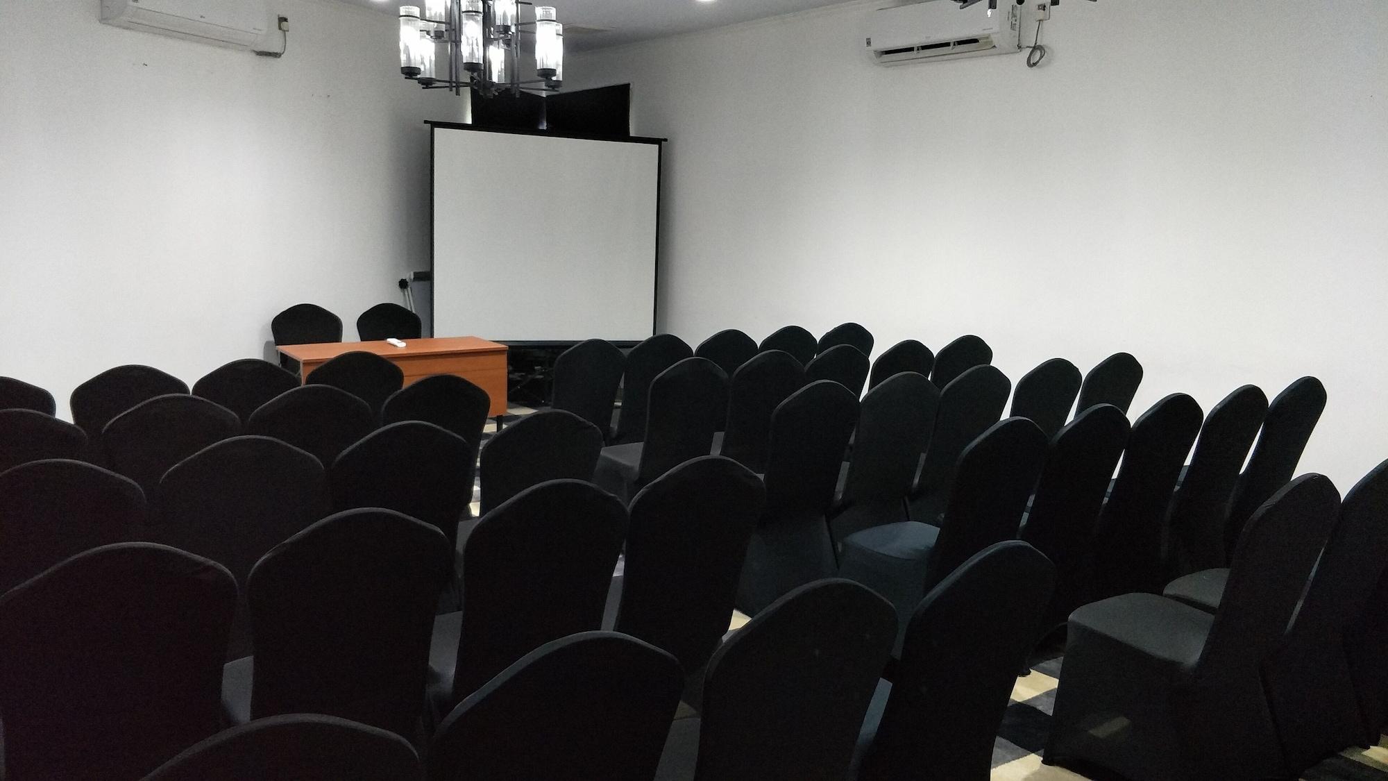 Sala de Reuniones S Loft Manado