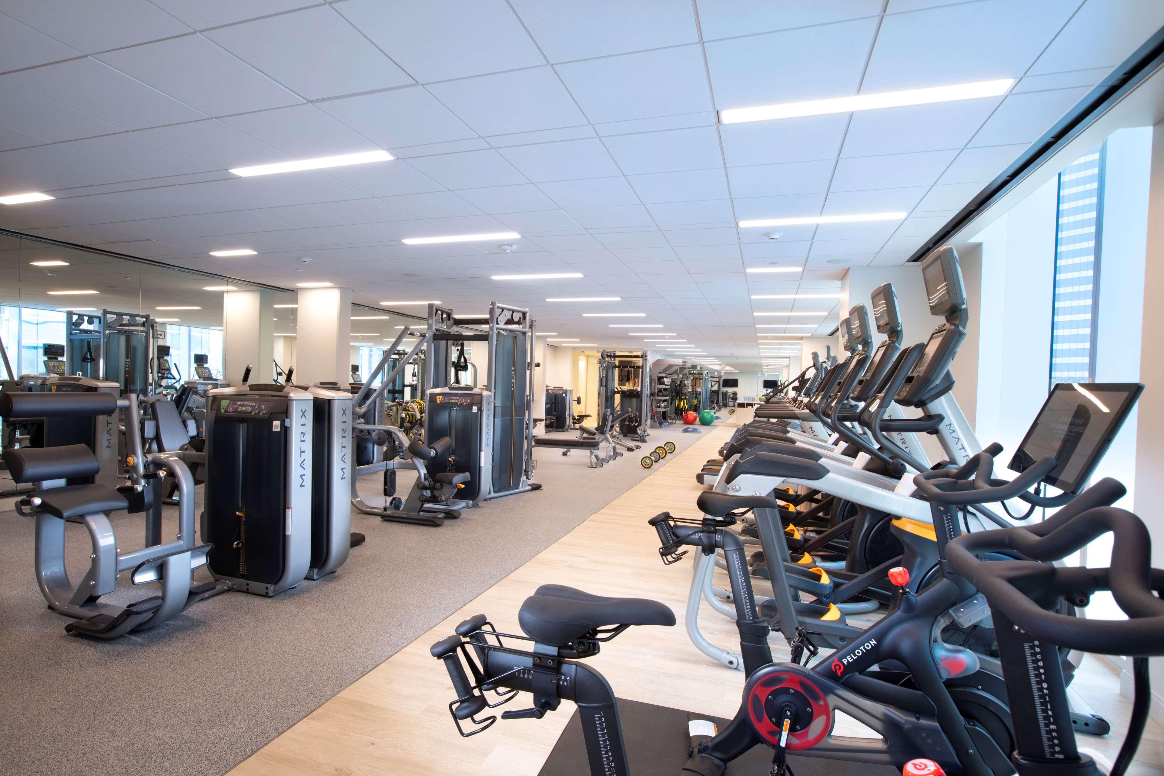 Gimnasio HALL Arts Hotel Dallas, Curio Collection by Hilton