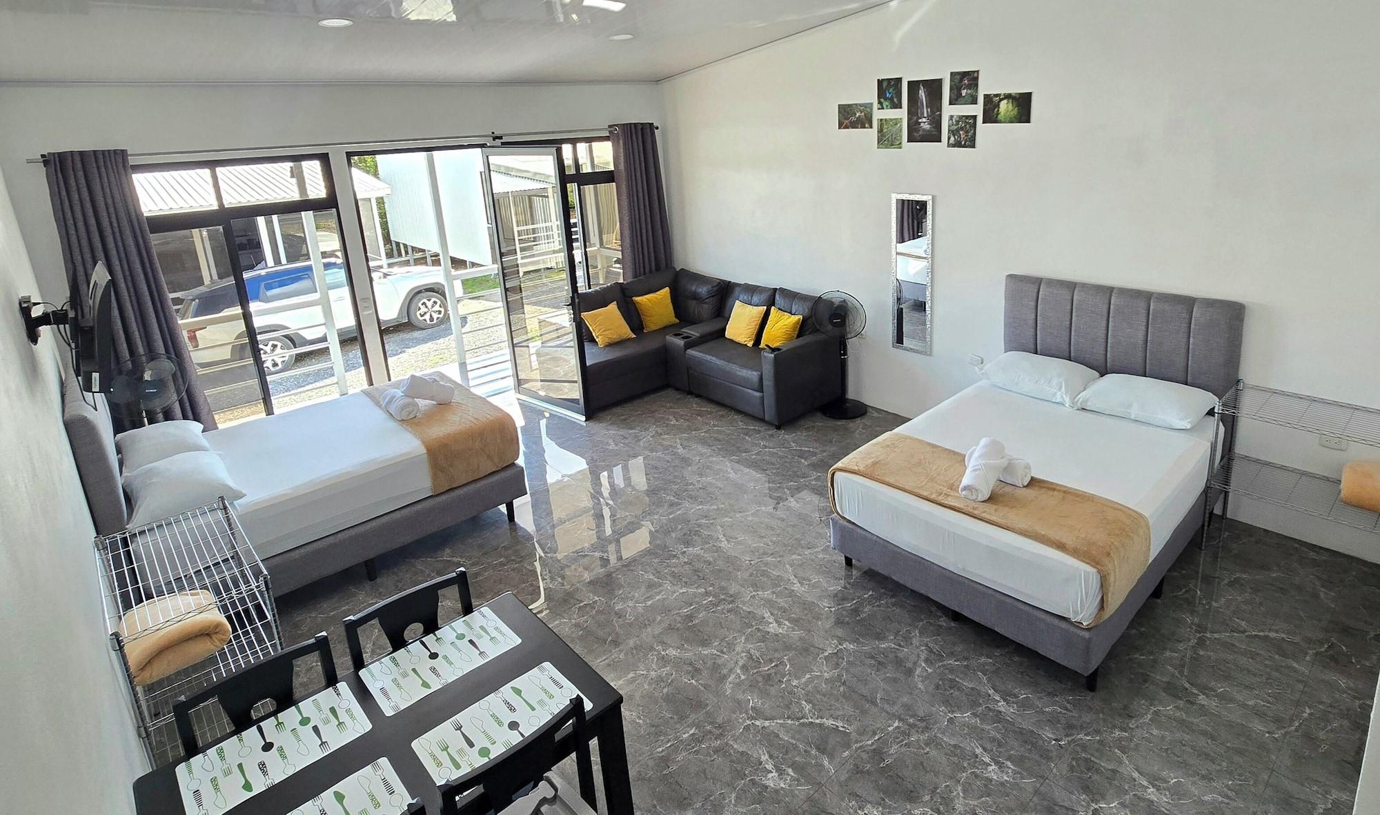 Varios Hostel Cattleya