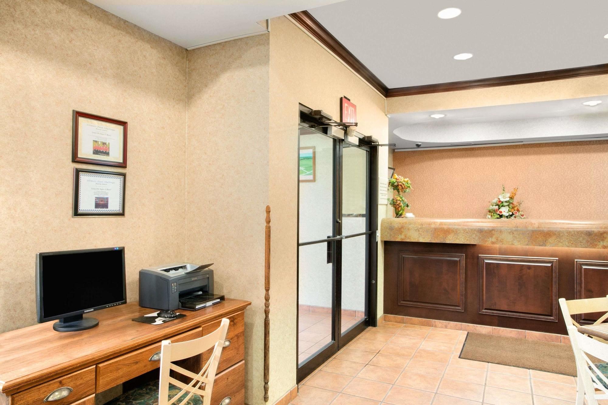 Vista Lobby Super 8 by Wyndham Grayville