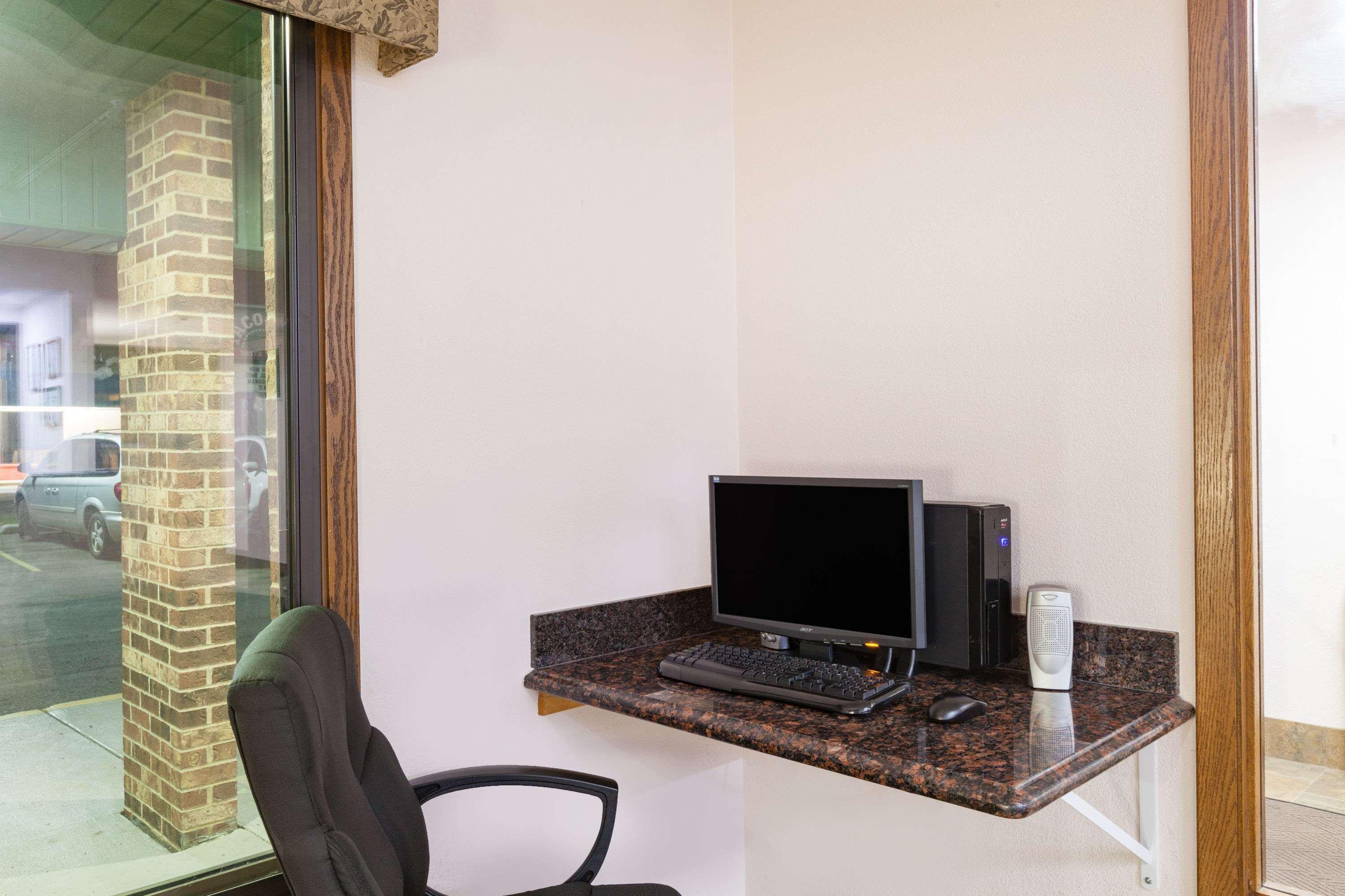 Centro de Negocios Days Inn By Wyndham Mason City