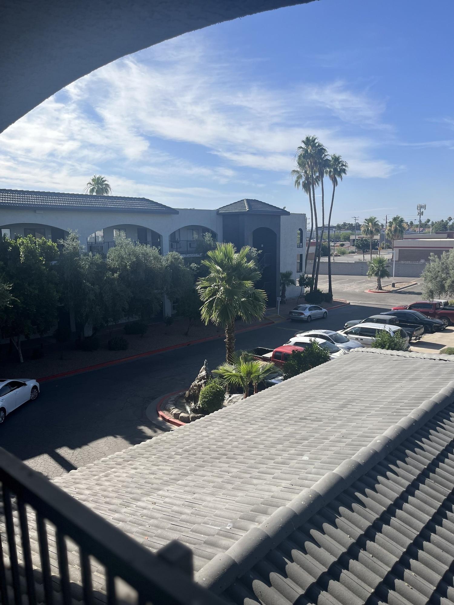 Vista Exterior Ocotillo Apartments & Hotel