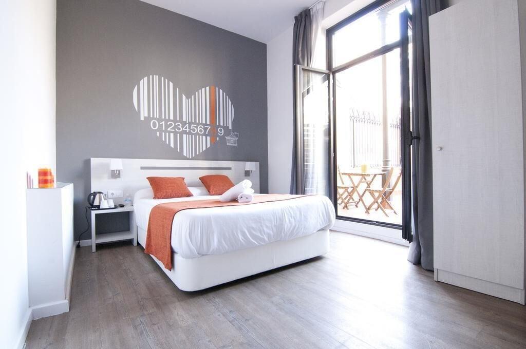 Varios Hostal Live Barcelona