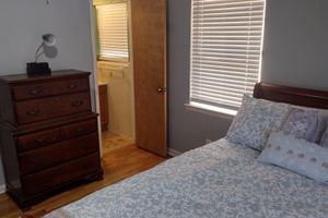 Alquiler Vacacional - Charming 3-bedroom house with AC and WiFi in lovely Duncanville community.