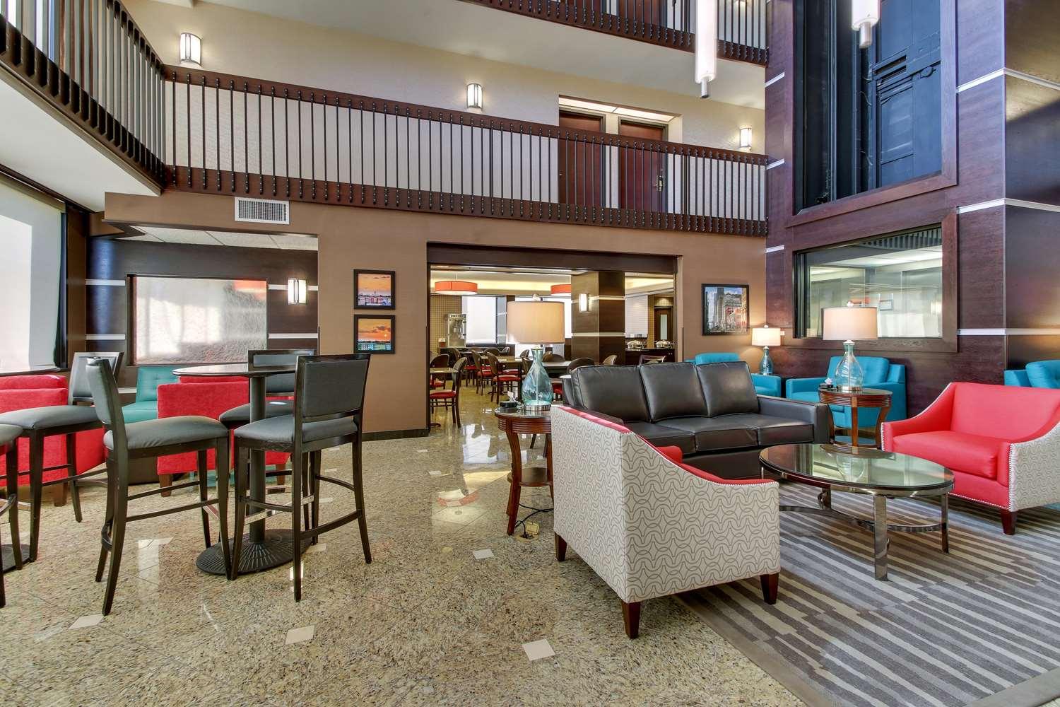 Vista Lobby Heritage Inn Suites Houston/Sugar Land, Trademark by Wyndham