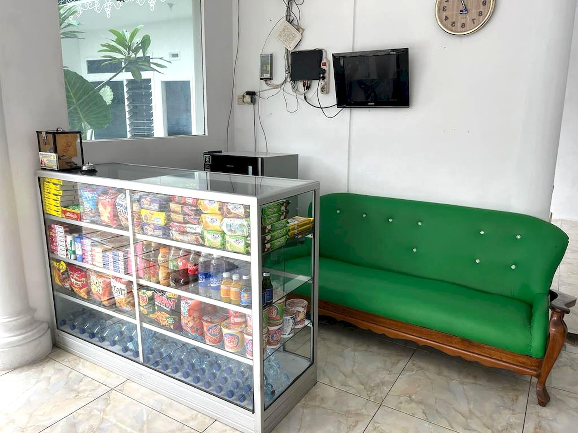 Vista Lobby OYO LIFE 92844 Penginapan Cibodas