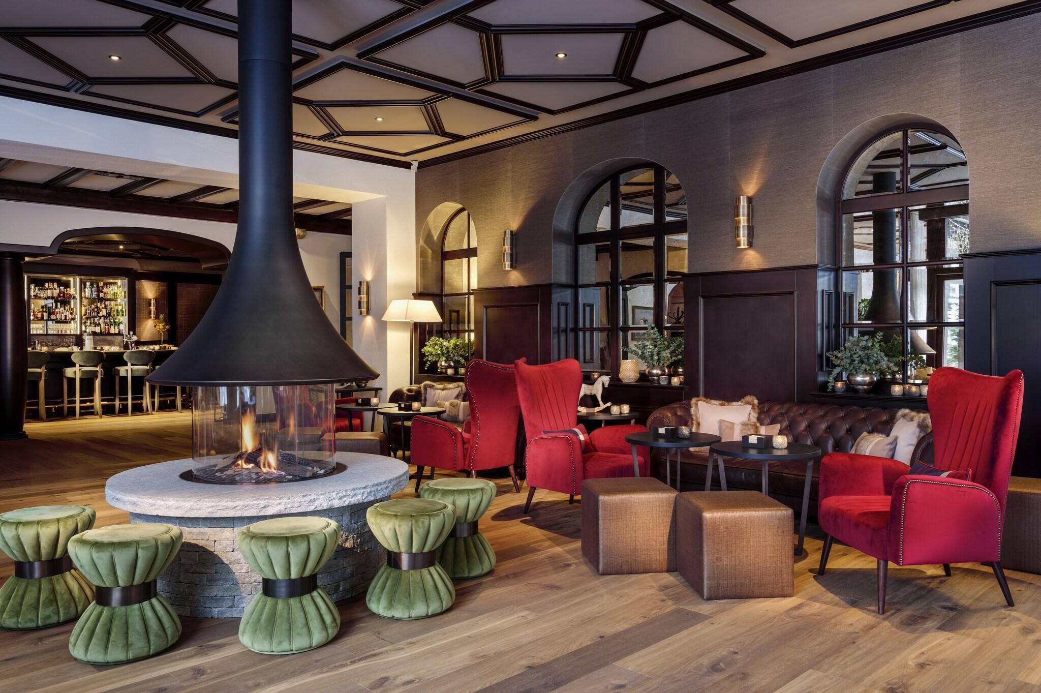 Vista Lobby Mont Cervin Palace
