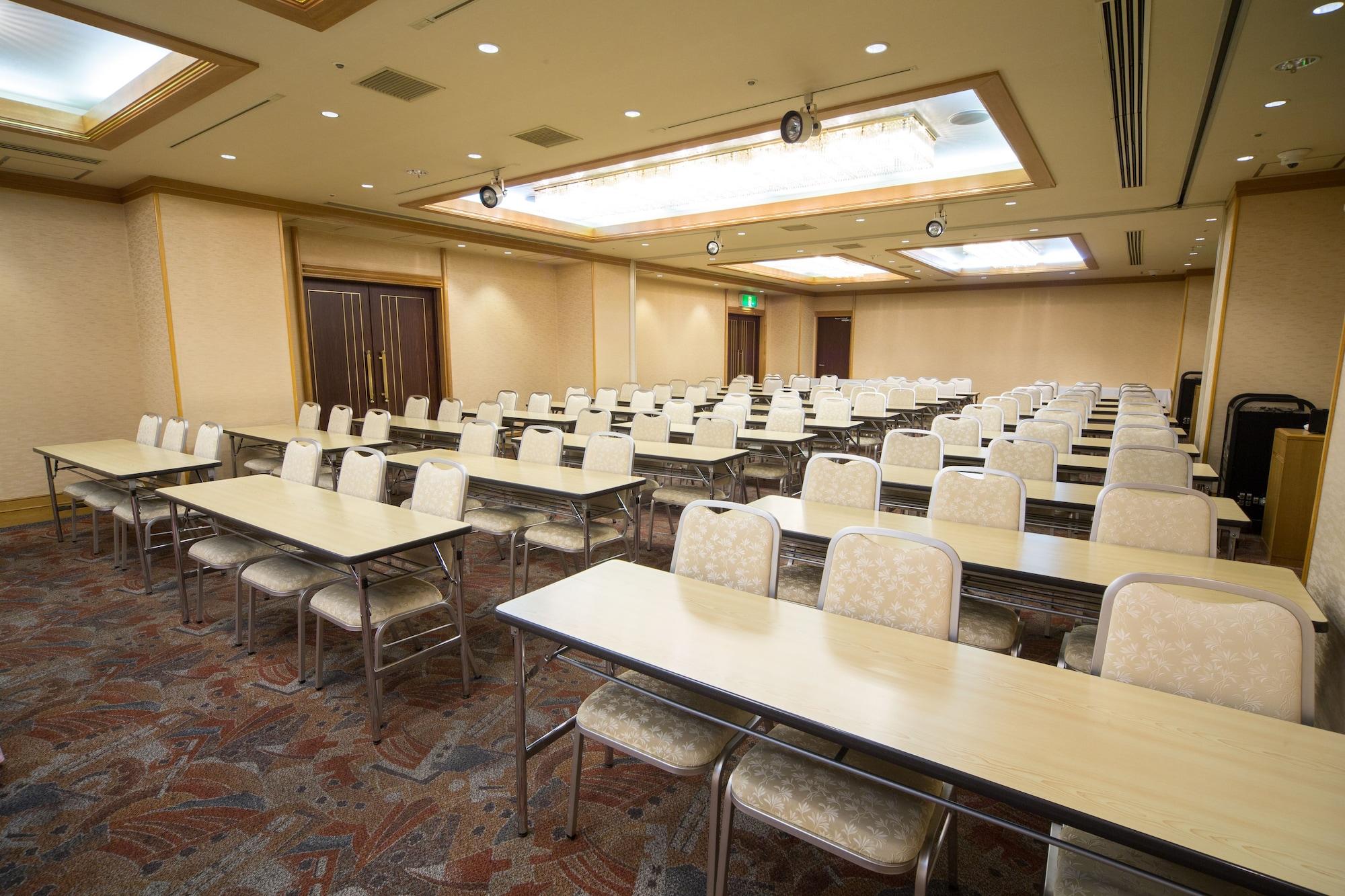 Sala de Reuniones Hotel Claiton Esaka