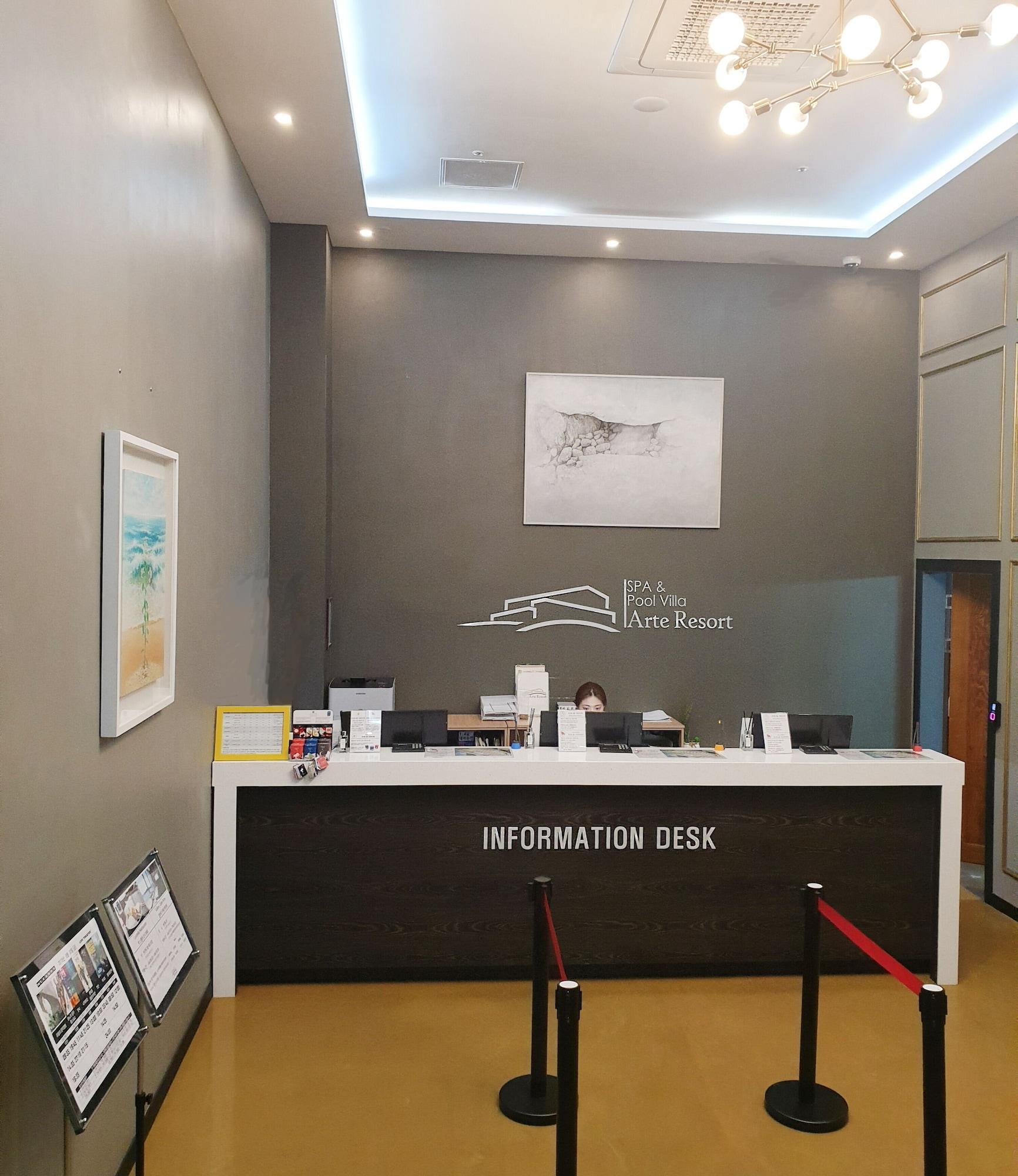 Vista Lobby Arte Resort Spa & Pool Villa