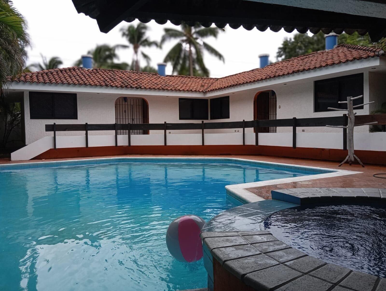 Vista Piscina Casa Blanca