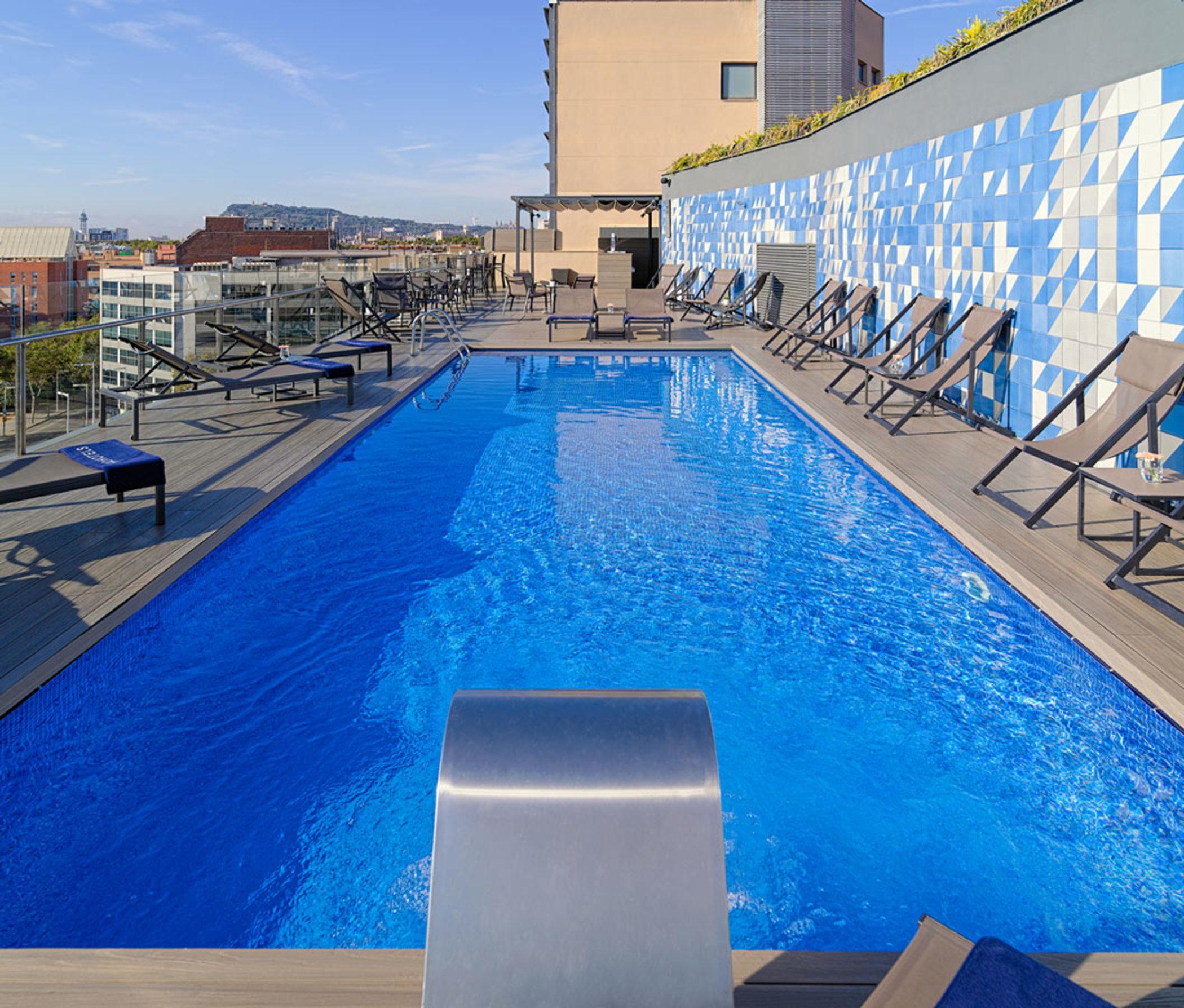Vista Piscina H10 Marina Barcelona