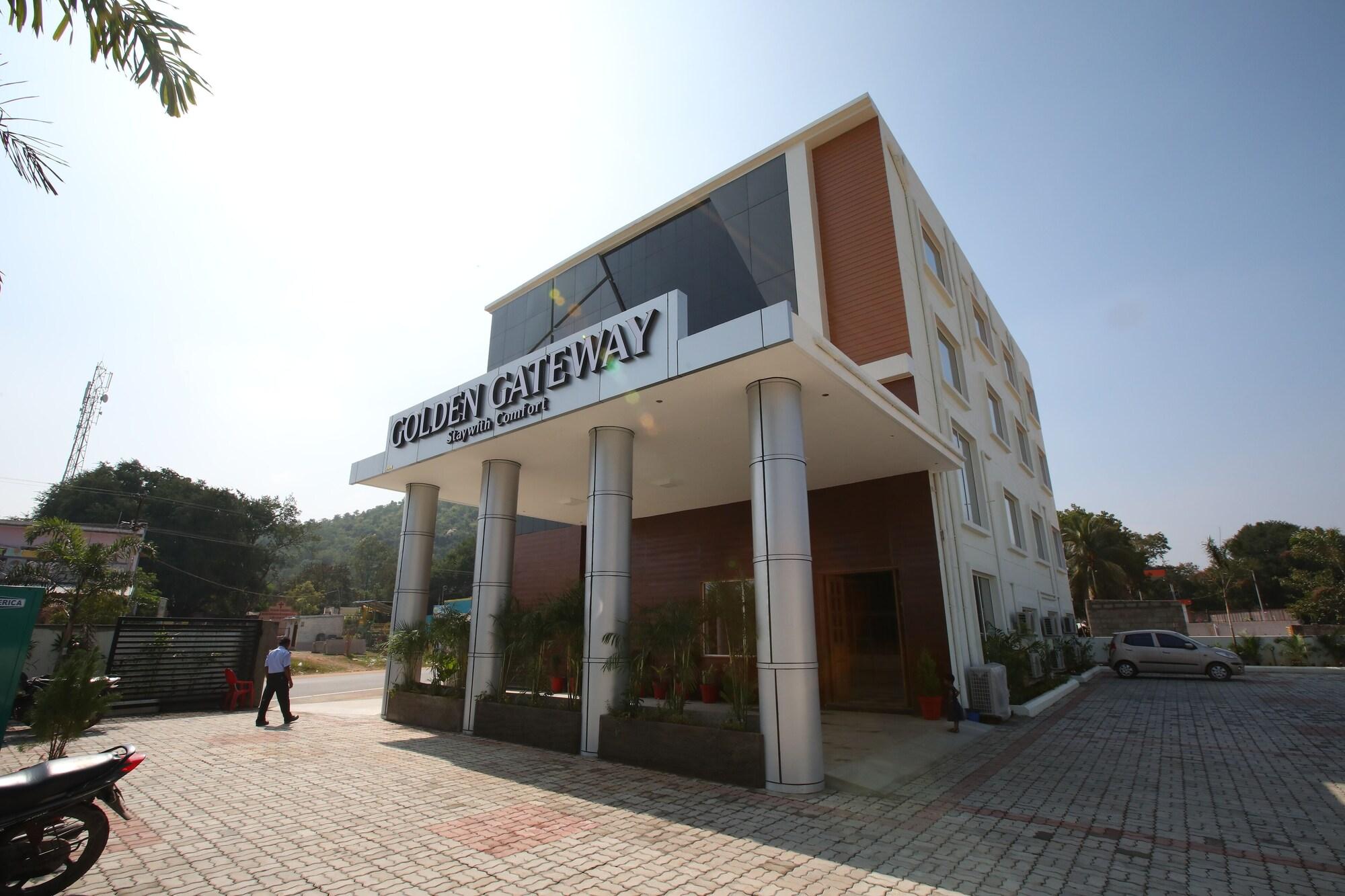 Varios Hotel Golden Gateway