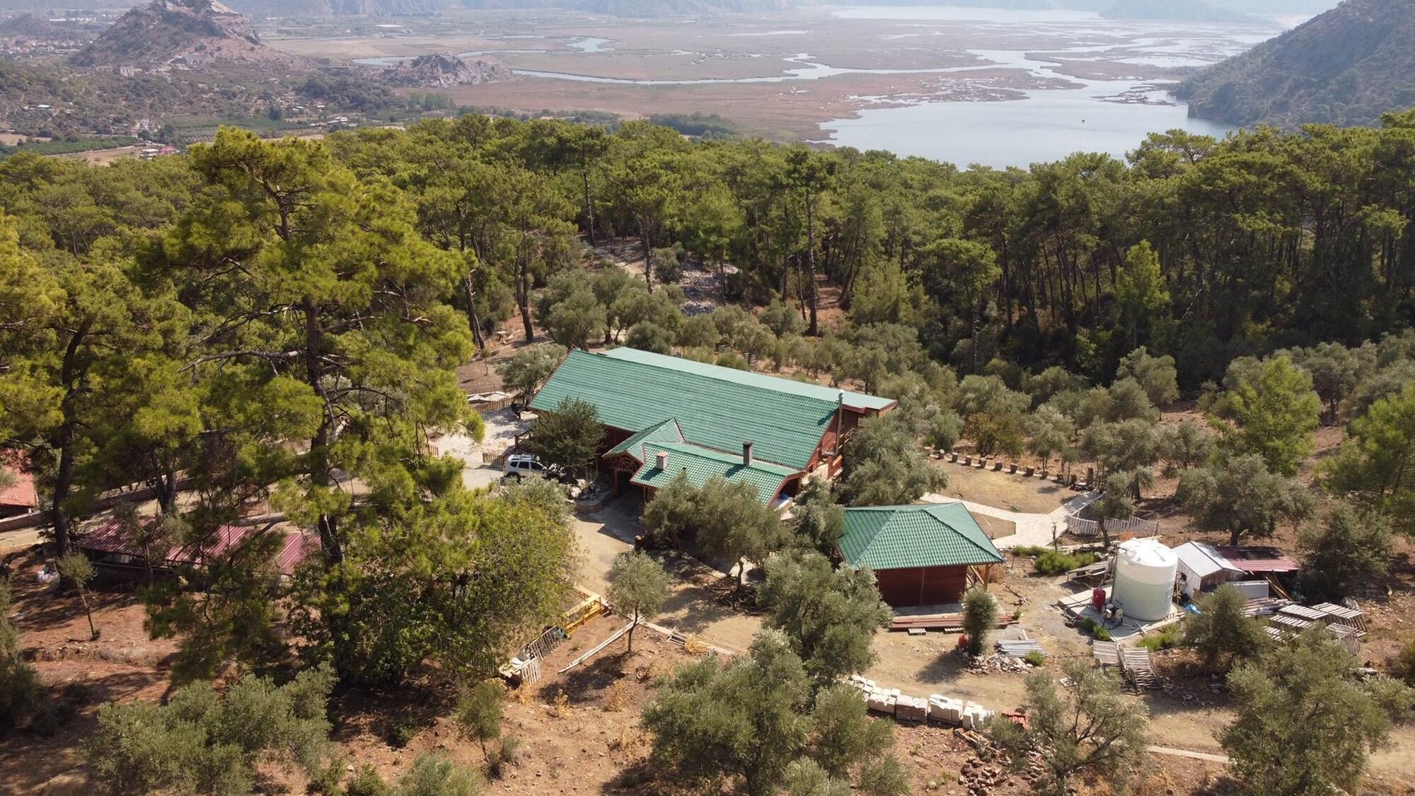 Varios Çandır Resort & Restaurant