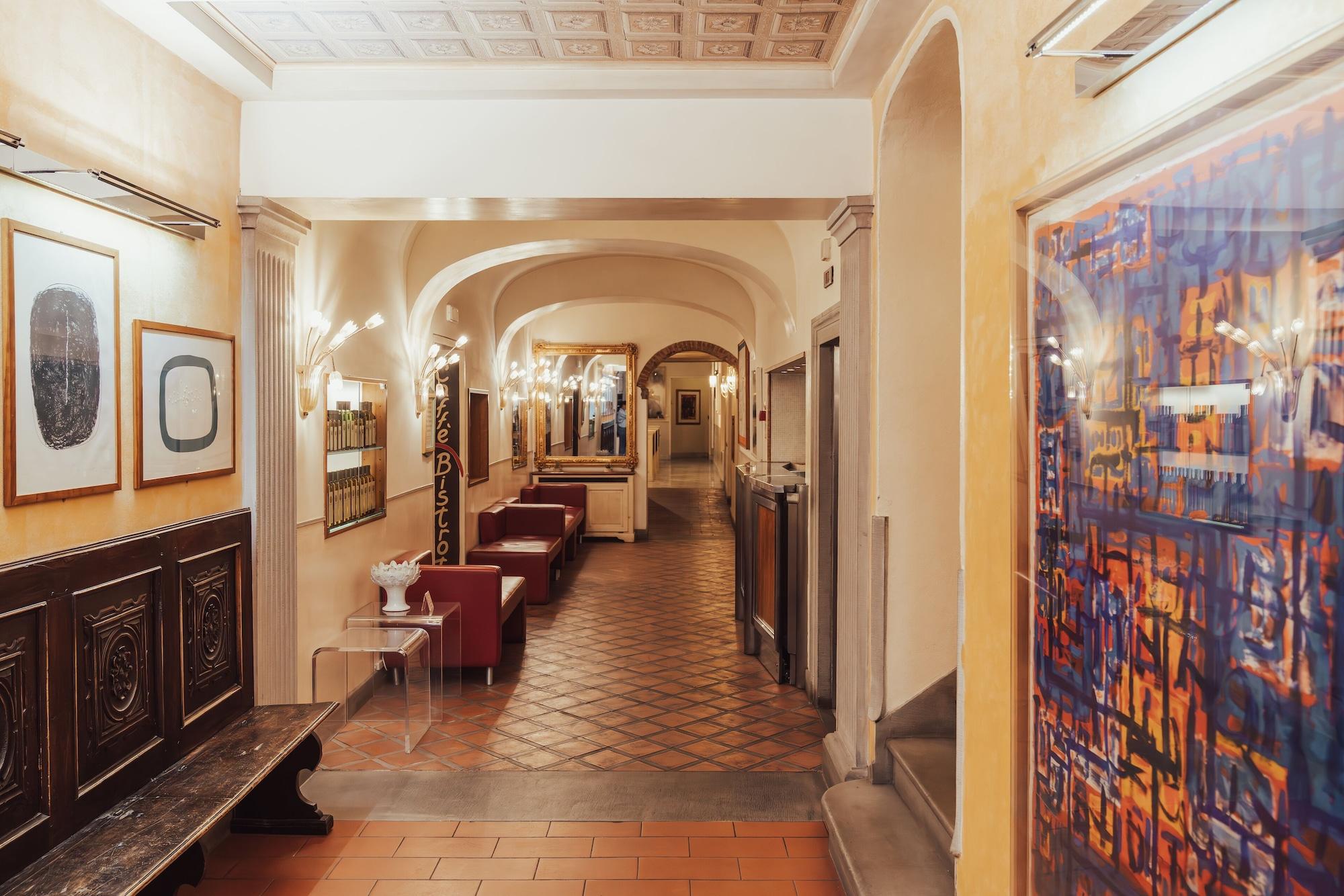 Vista Lobby Il Guelfo Bianco