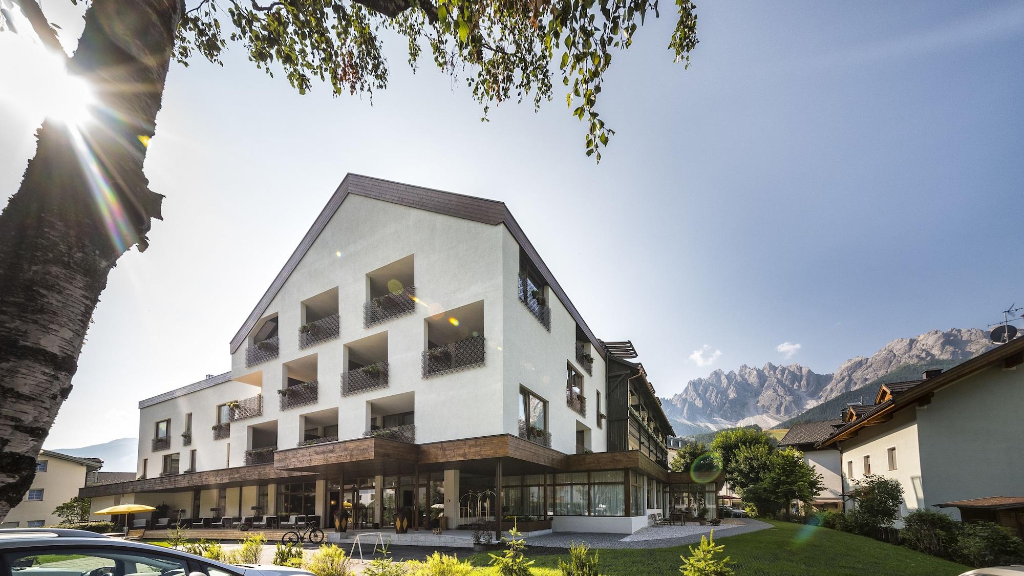 Vista Exterior Il Tyrol