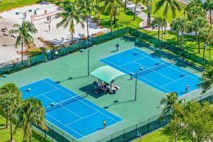 Alquiler Vacacional - Bay Overlooking Condo With Balcony