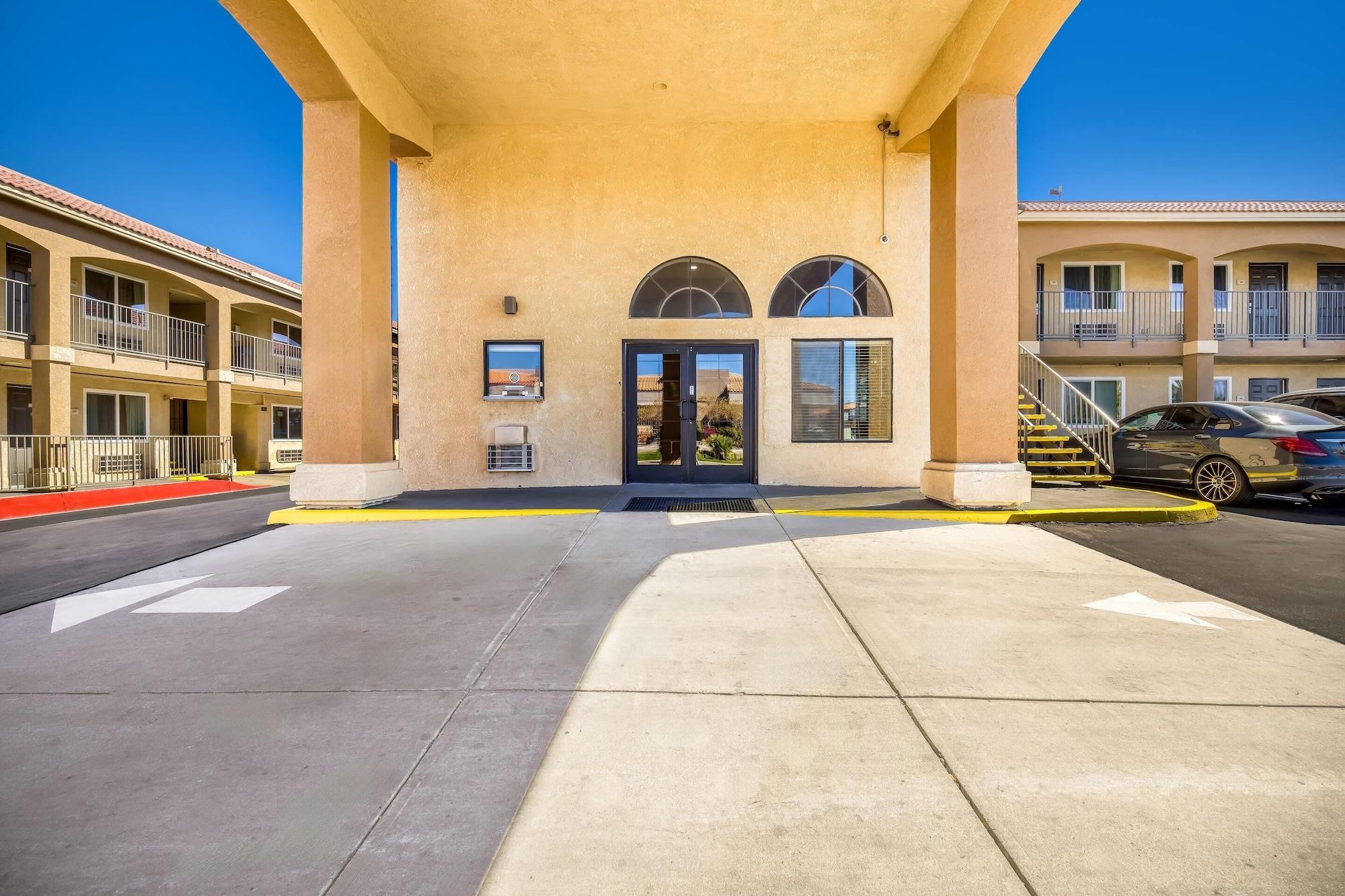 Varios Quality Inn & Suites