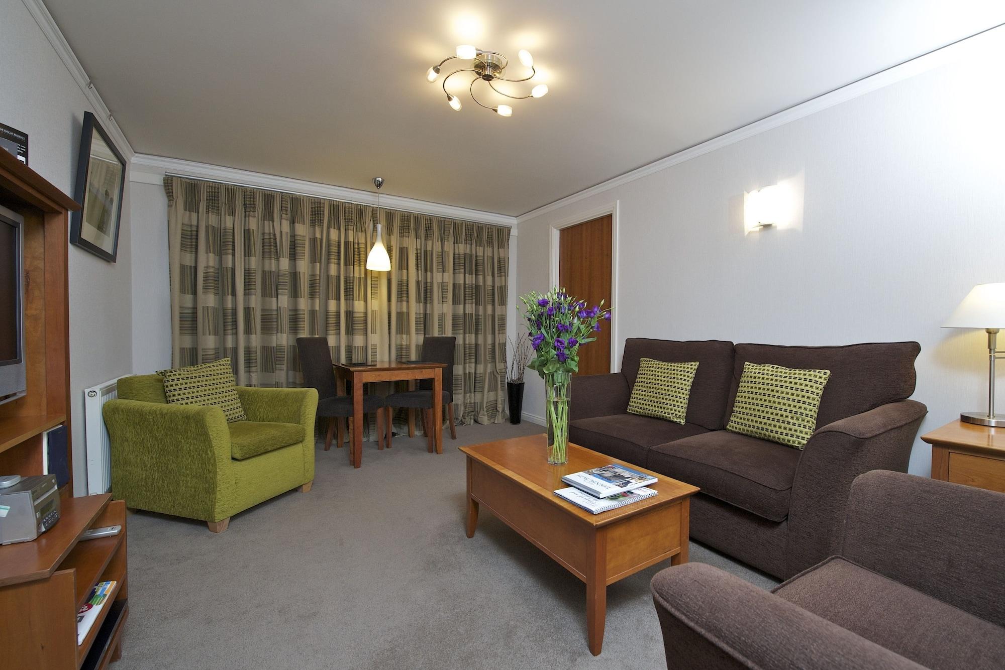 Equipamiento de Habitación The Knight Residence Apartments by Mansley